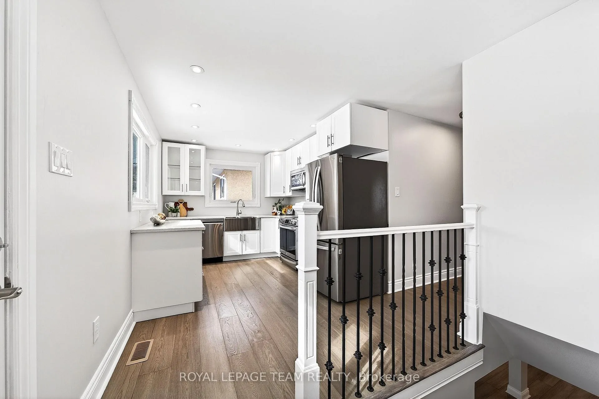 Photo 13 of 26 Solva Drive, Ottawa, Crystal Beach — HOMEH