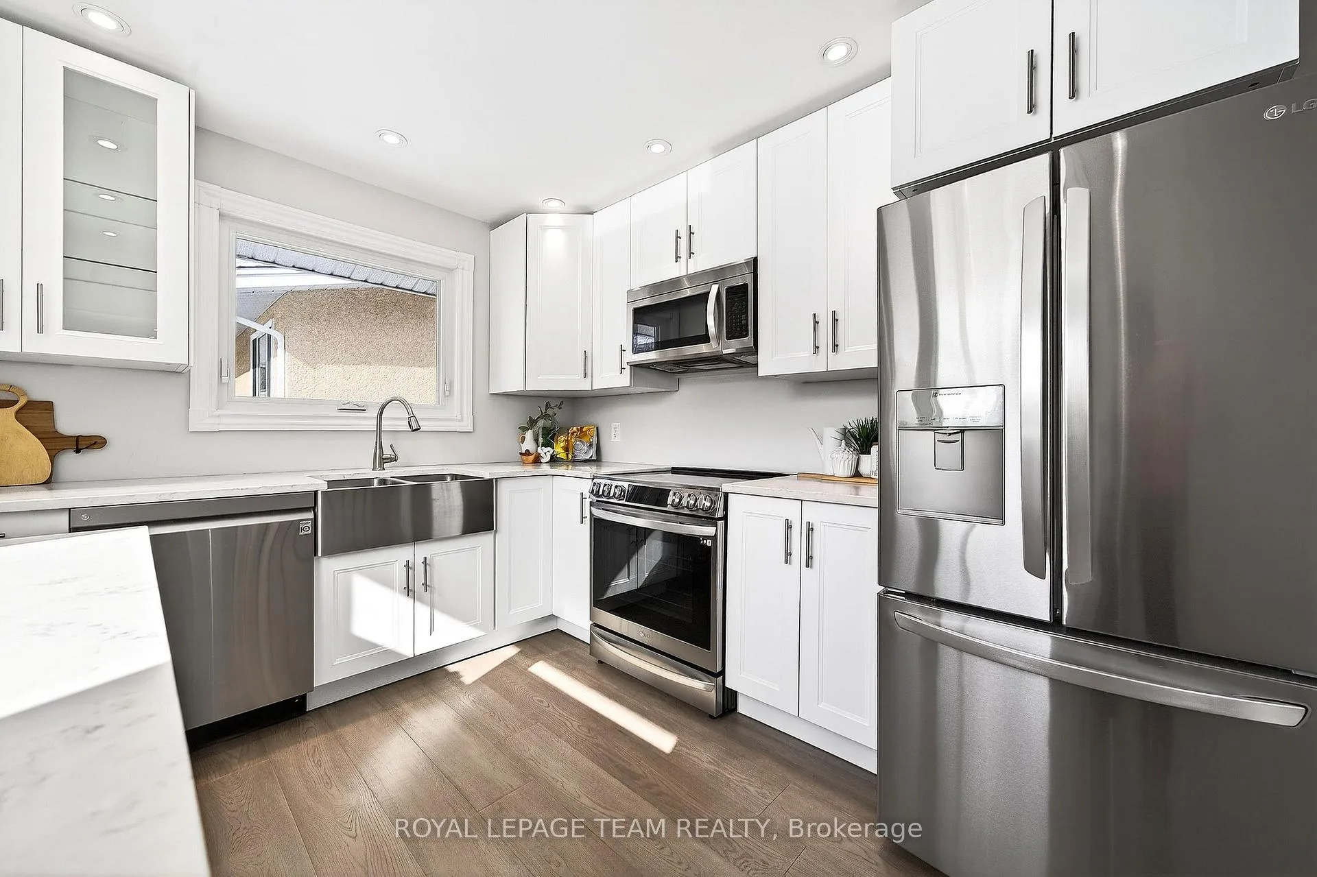 Photo 16 of 26 Solva Drive, Ottawa, Crystal Beach — HOMEH