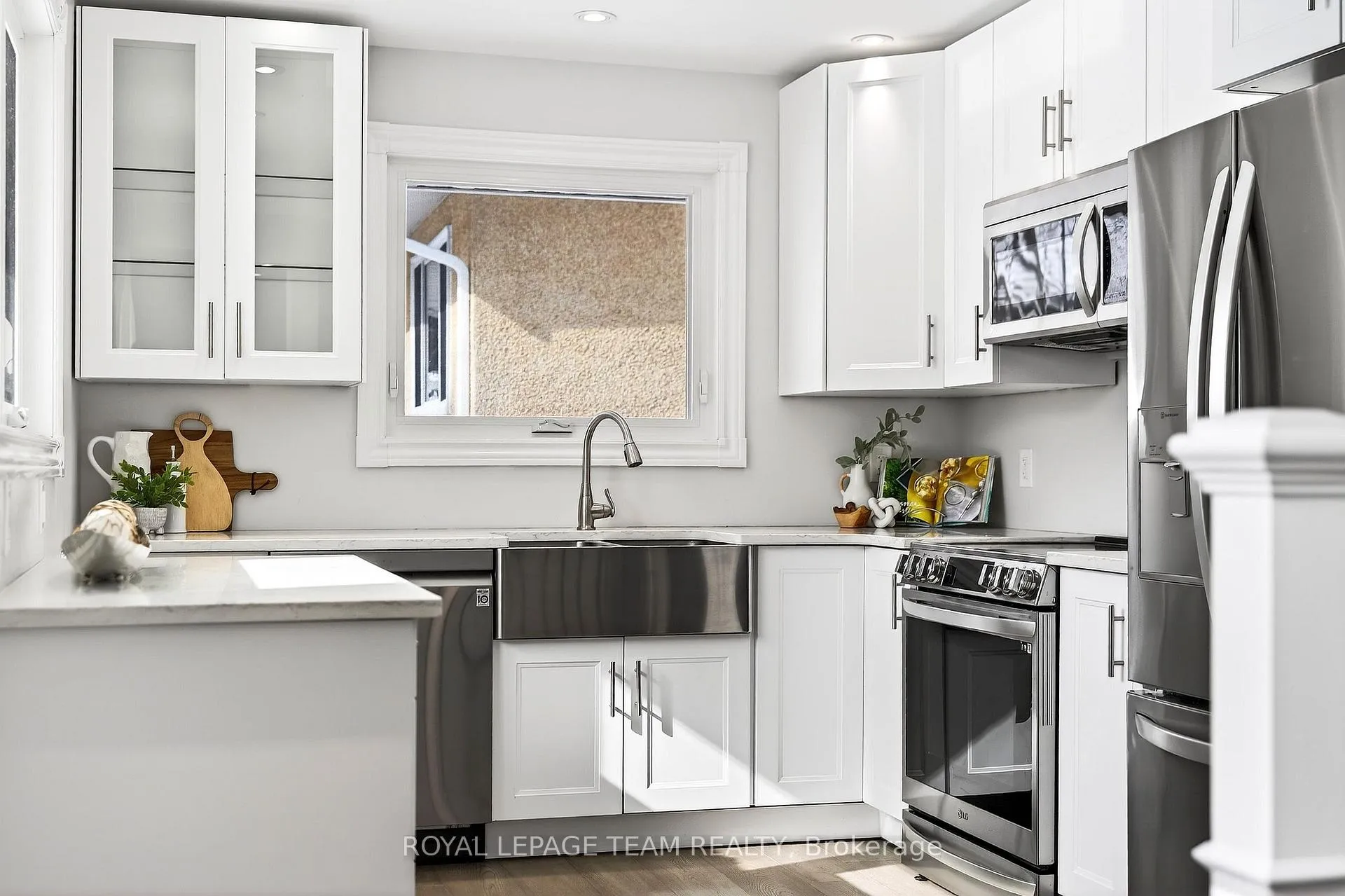 Photo 17 of 26 Solva Drive, Ottawa, Crystal Beach — HOMEH