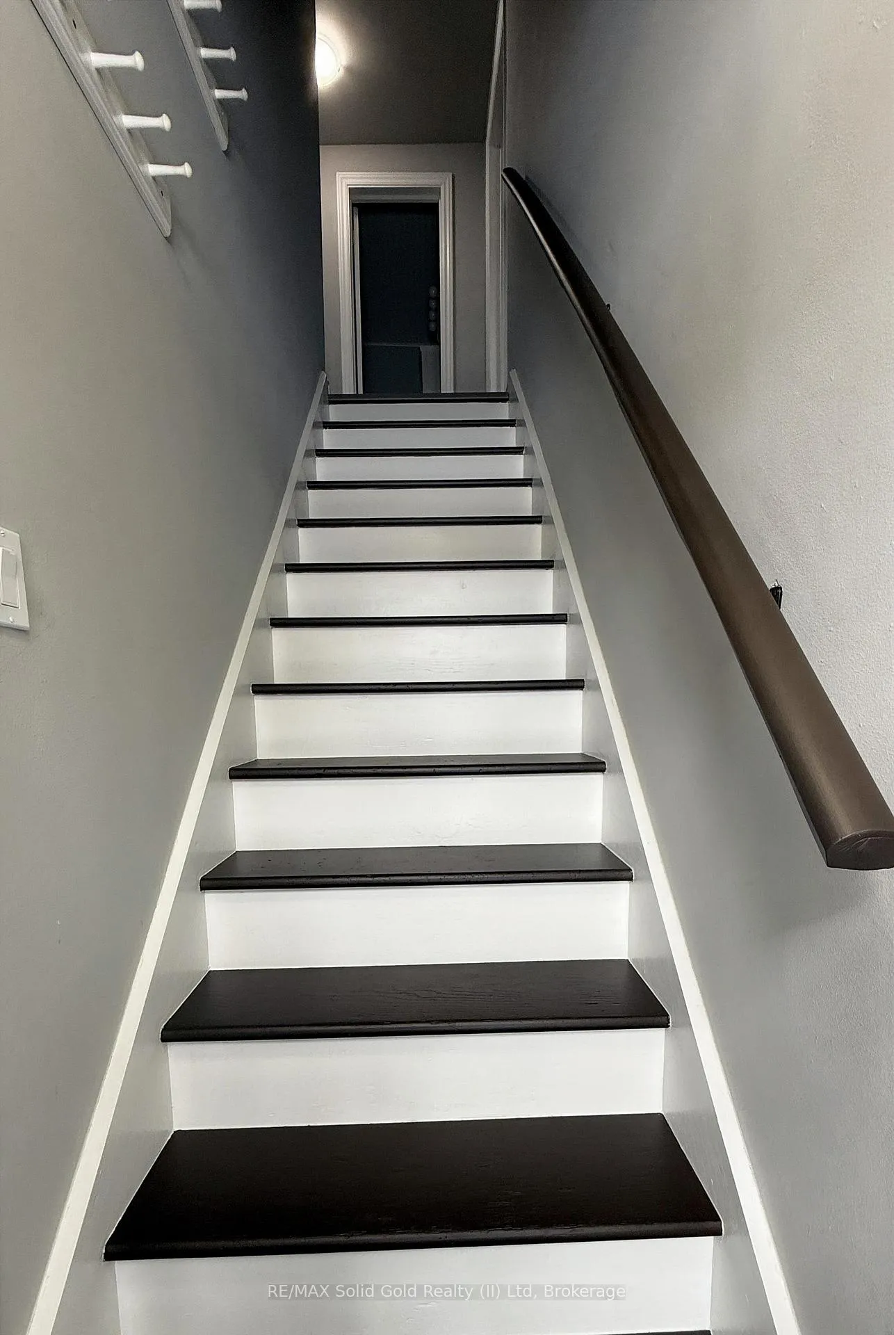Photo 2 of Unit upper level, 162 Ninth Avenue, Kitchener — HOMEH