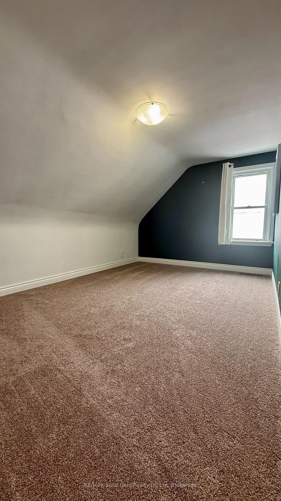 Photo 11 of Unit upper level, 162 Ninth Avenue, Kitchener — HOMEH