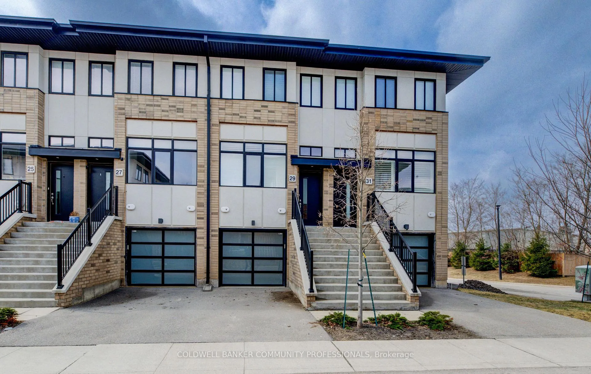Photo 1 of 29 Wilings Lane, Hamilton, Ancaster — HOMEH