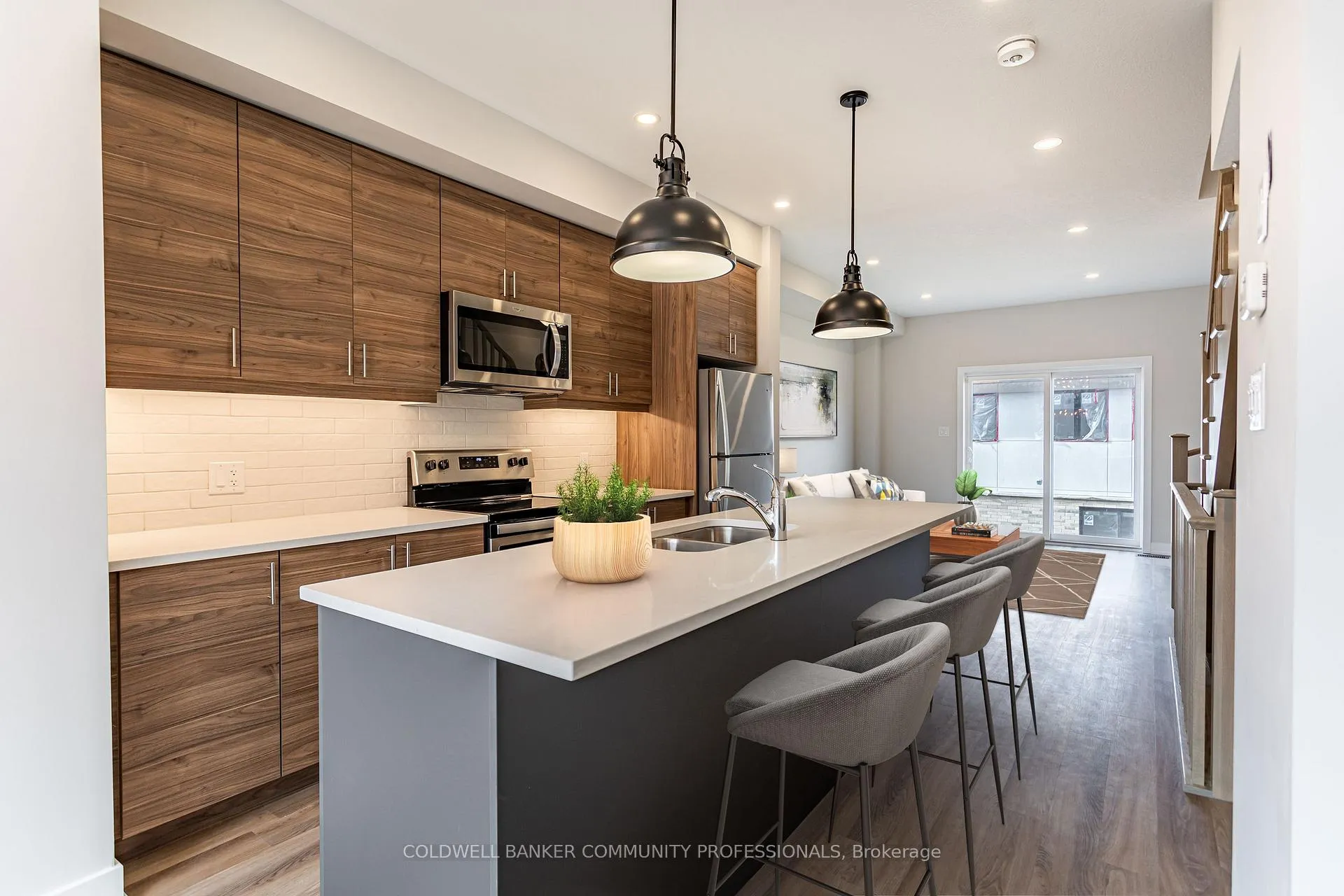 Photo 9 of 29 Wilings Lane, Hamilton, Ancaster — HOMEH