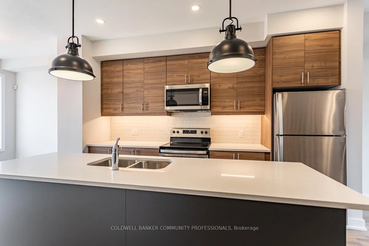 Photo 12 of 29 Wilings Lane, Hamilton, Ancaster — HOMEH