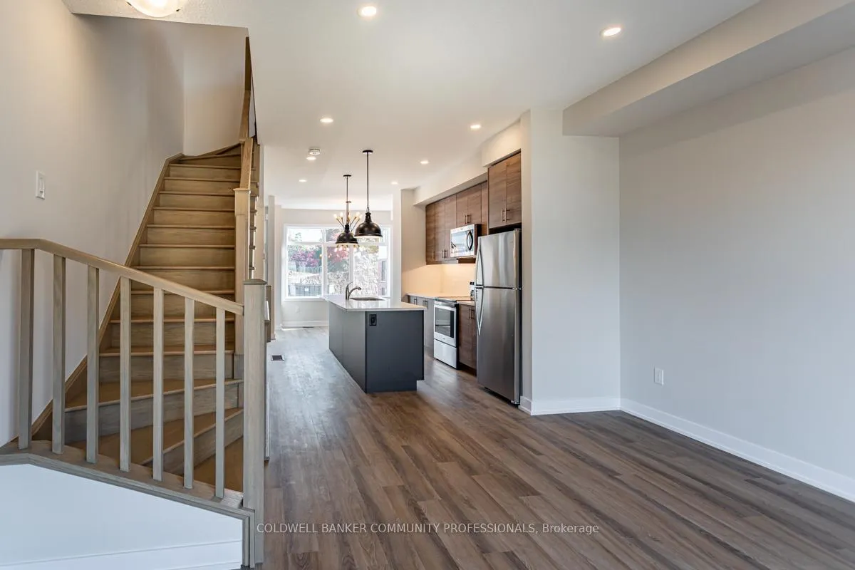Photo 16 of 29 Wilings Lane, Hamilton, Ancaster — HOMEH