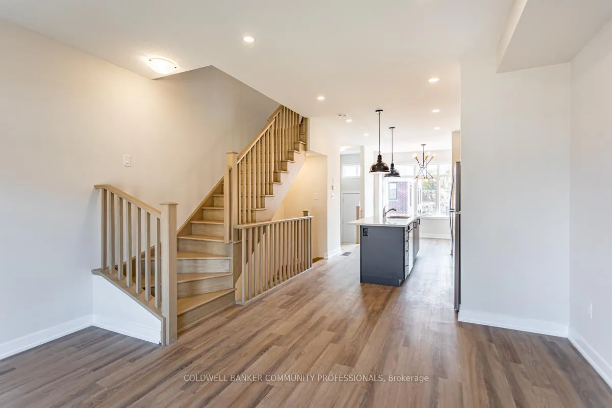Photo 17 of 29 Wilings Lane, Hamilton, Ancaster — HOMEH