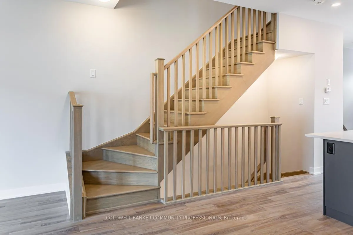 Photo 18 of 29 Wilings Lane, Hamilton, Ancaster — HOMEH