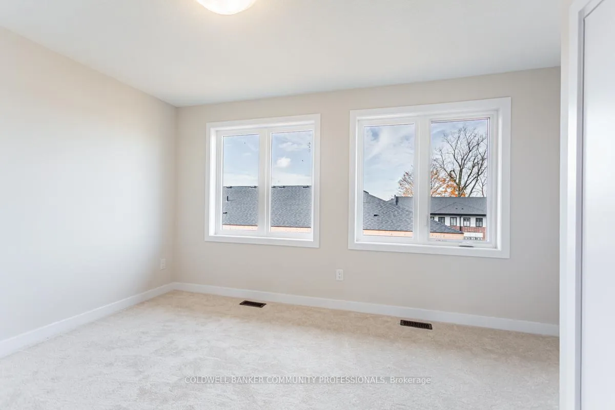Photo 23 of 29 Wilings Lane, Hamilton, Ancaster — HOMEH