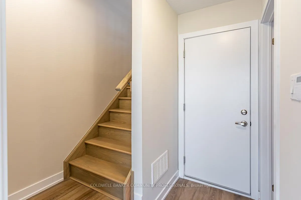 Photo 28 of 29 Wilings Lane, Hamilton, Ancaster — HOMEH