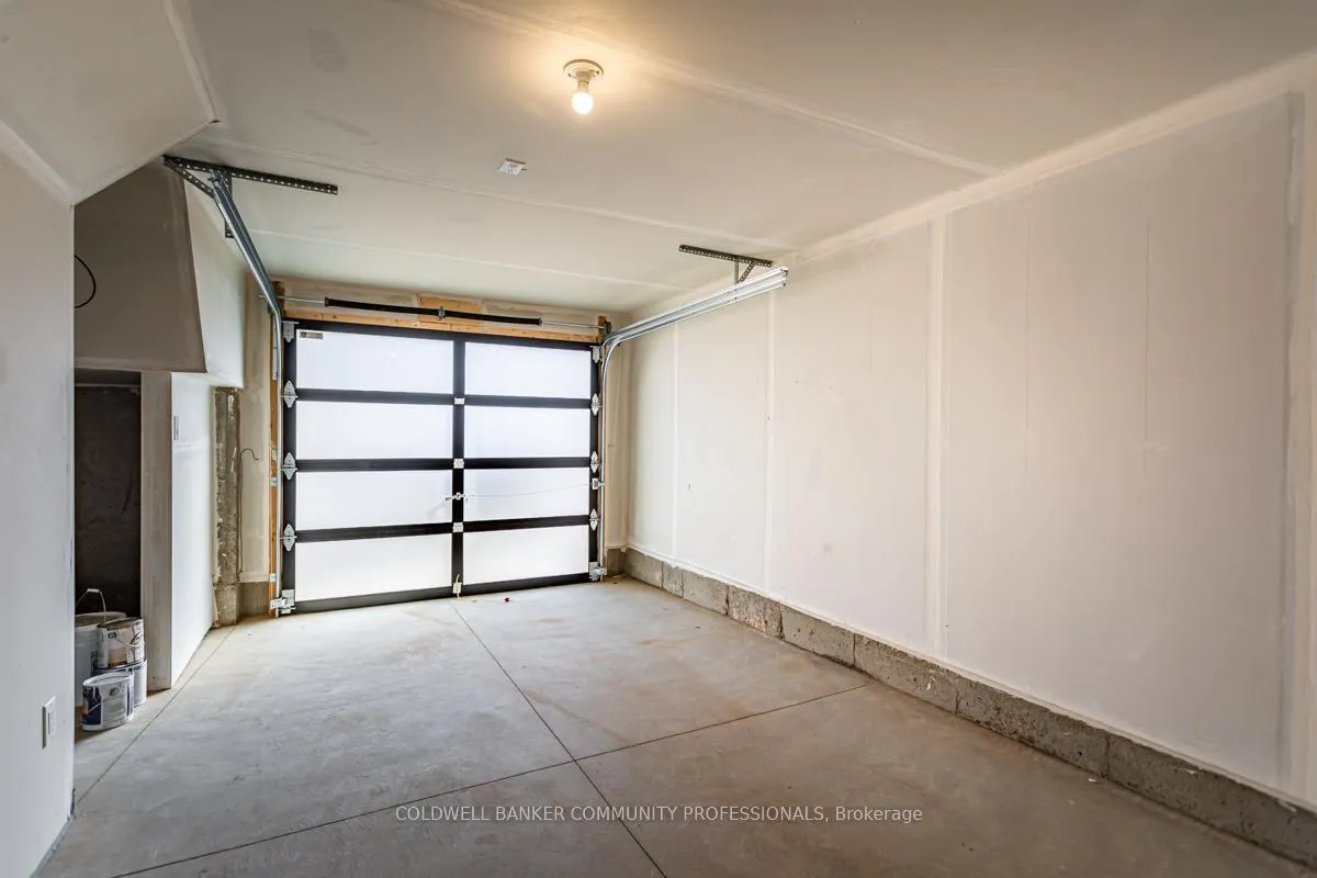 Photo 33 of 29 Wilings Lane, Hamilton, Ancaster — HOMEH