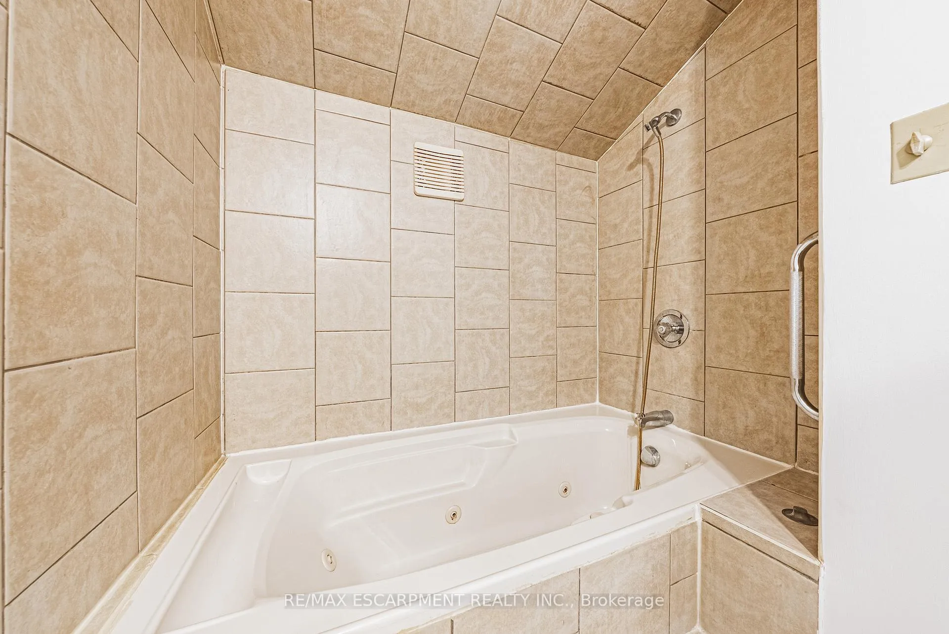 Photo 20 of 1124 Dunsmure Road, Hamilton, Normanhurst — HOMEH
