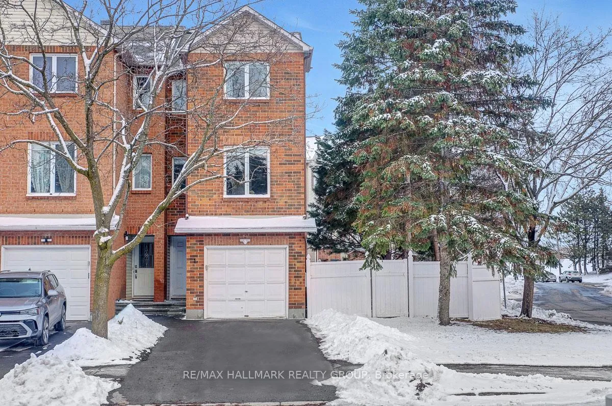 Photo 2 of 1 Rothbury Crescent, Ottawa, CFB Rockcliffe and Area — HOMEH