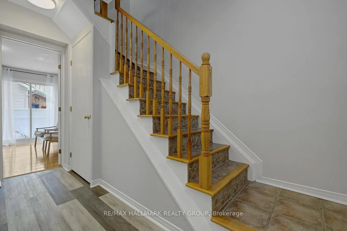 Photo 4 of 1 Rothbury Crescent, Ottawa, CFB Rockcliffe and Area — HOMEH