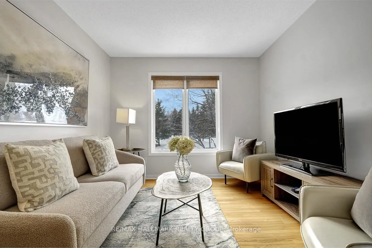 Photo 12 of 1 Rothbury Crescent, Ottawa, CFB Rockcliffe and Area — HOMEH
