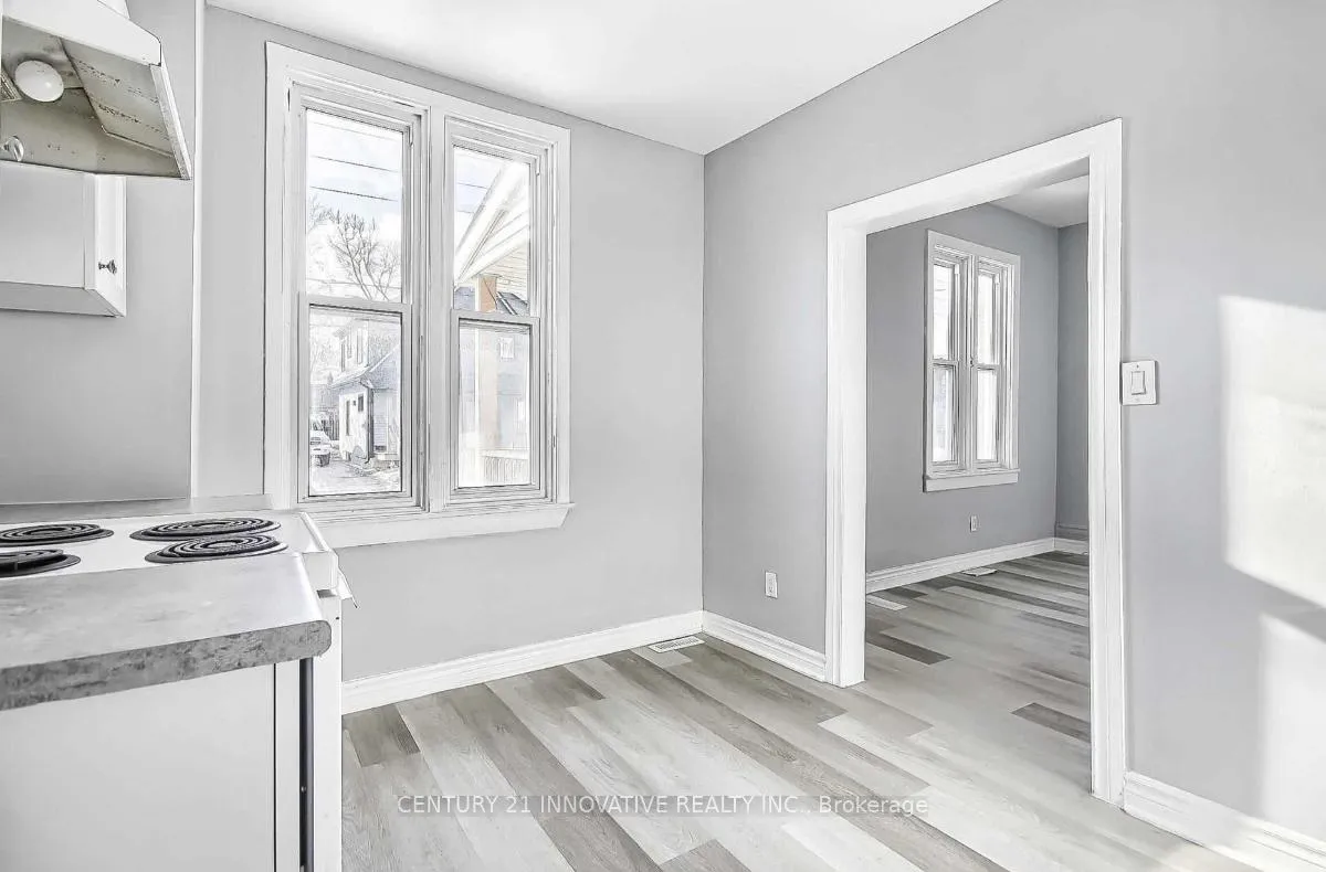 Photo 3 of 211 Albert Street, Oshawa, Central — HOMEH