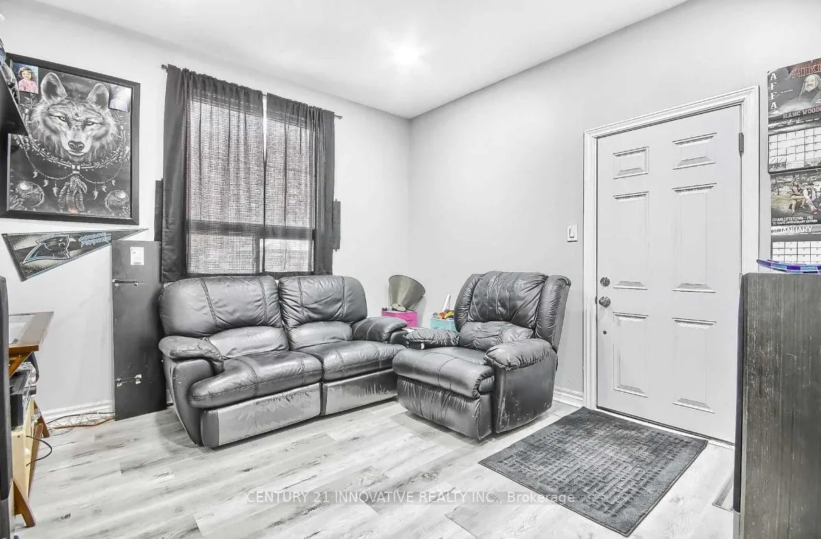 Photo 5 of 211 Albert Street, Oshawa, Central — HOMEH