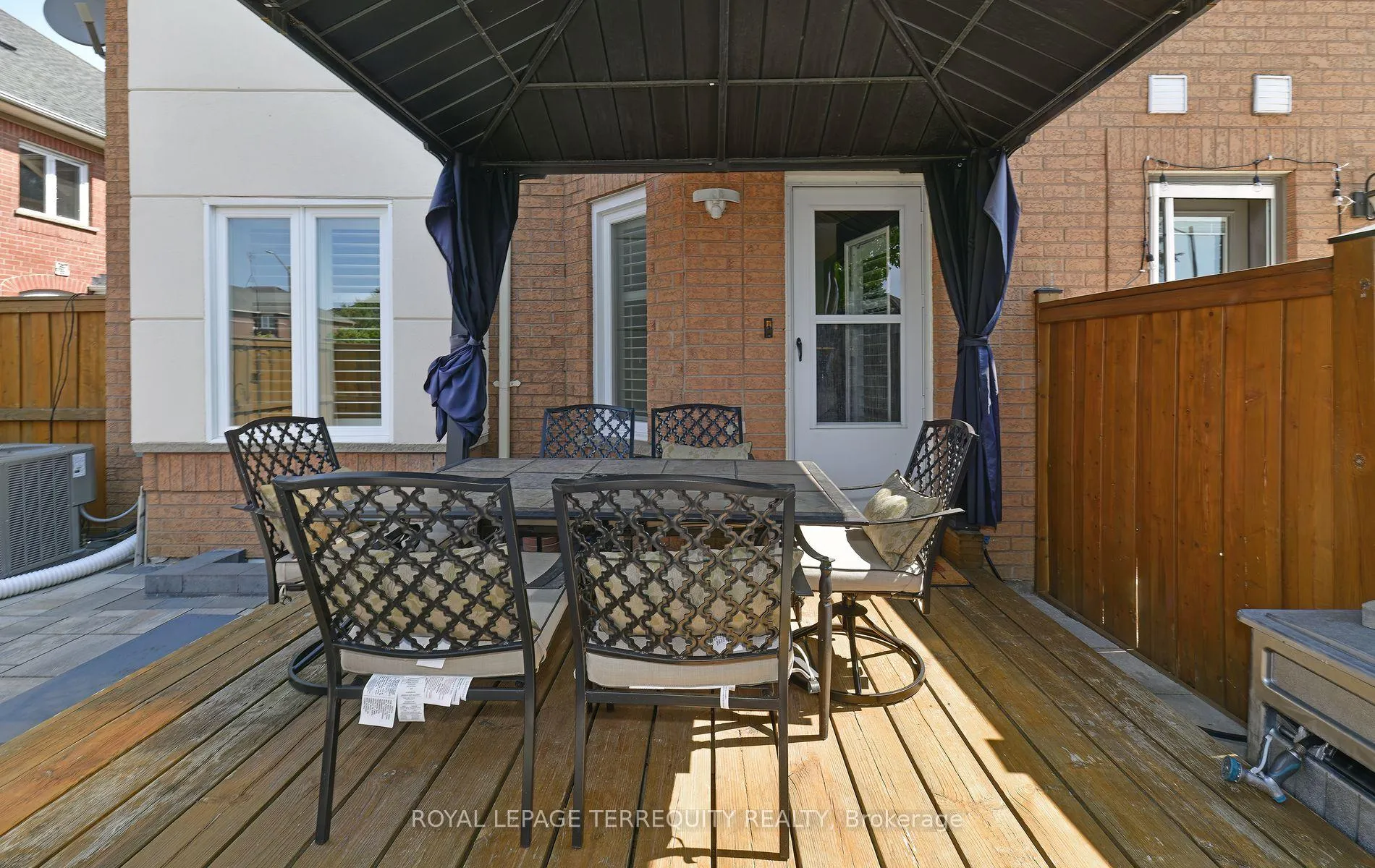 Photo 37 of 154 Pressed Brick Drive, Brampton, Brampton North — HOMEH