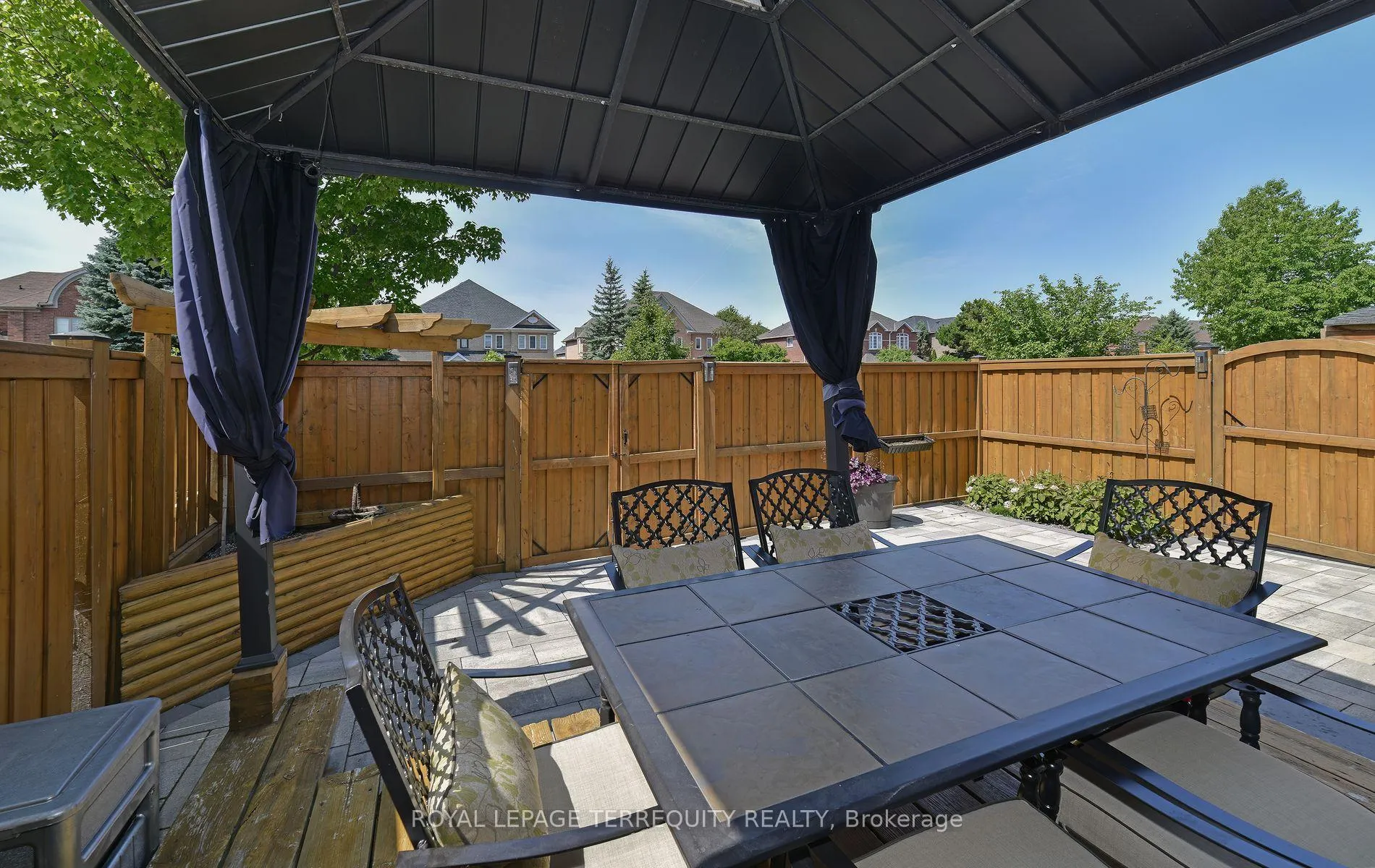 Photo 38 of 154 Pressed Brick Drive, Brampton, Brampton North — HOMEH