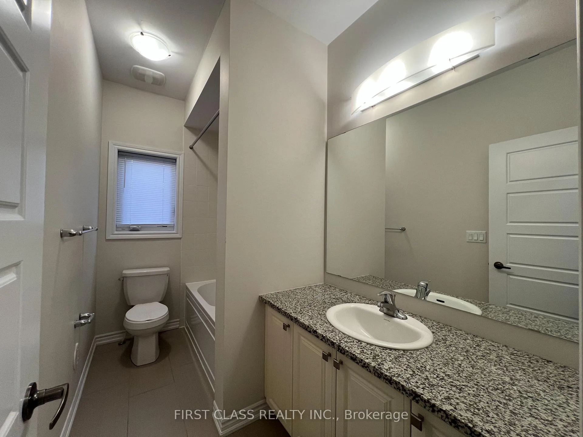 Photo 12 of 40 Mannar Drive, Markham, Victoria Square — HOMEH