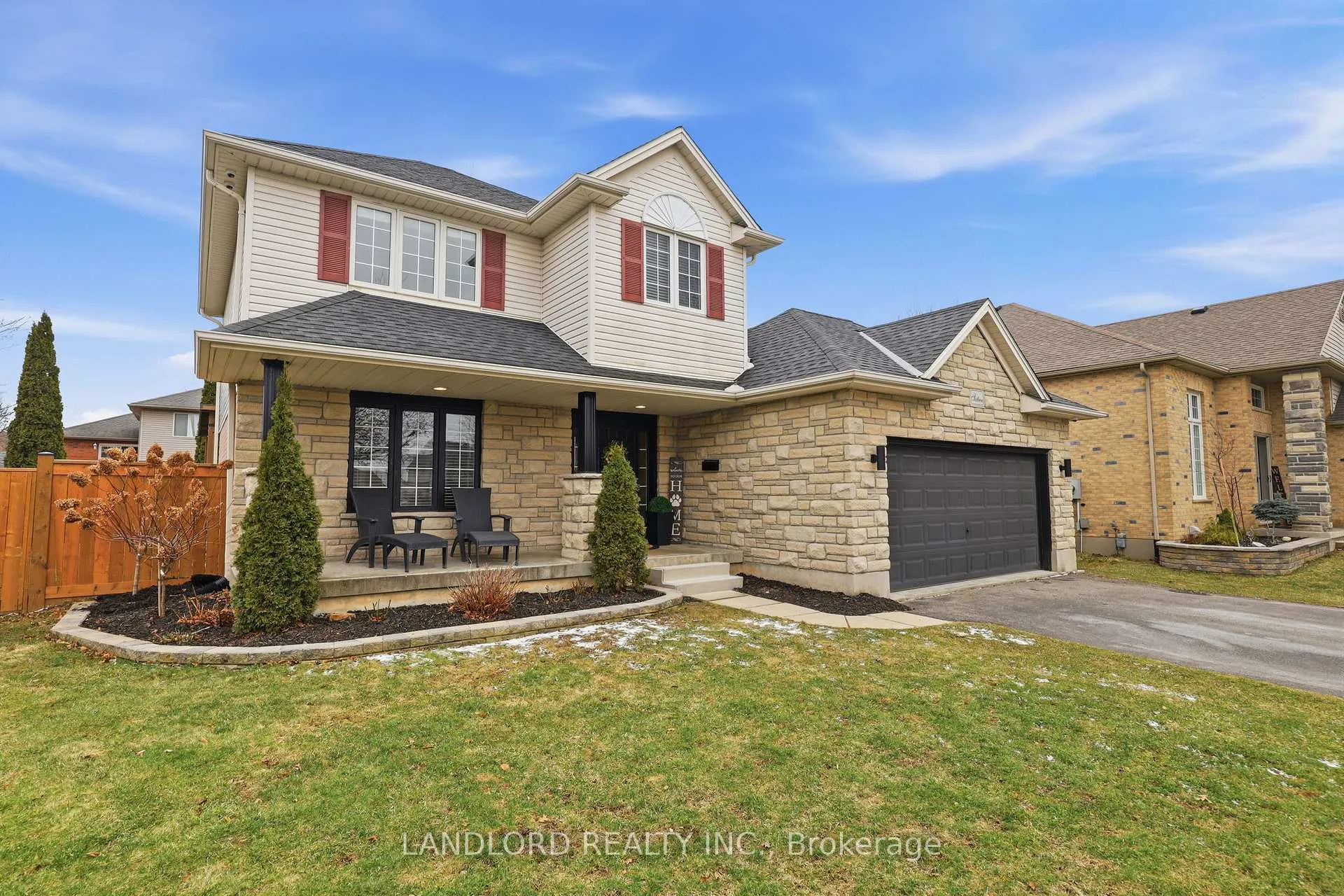 Photo 3 of 16 Windemere Place, St. Thomas — HOMEH