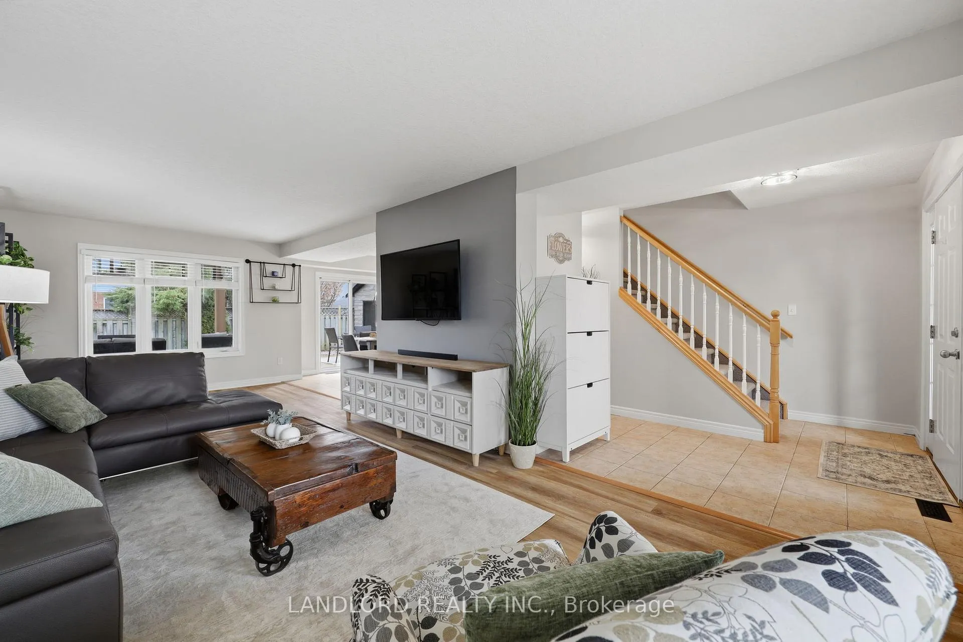 Photo 6 of 16 Windemere Place, St. Thomas — HOMEH