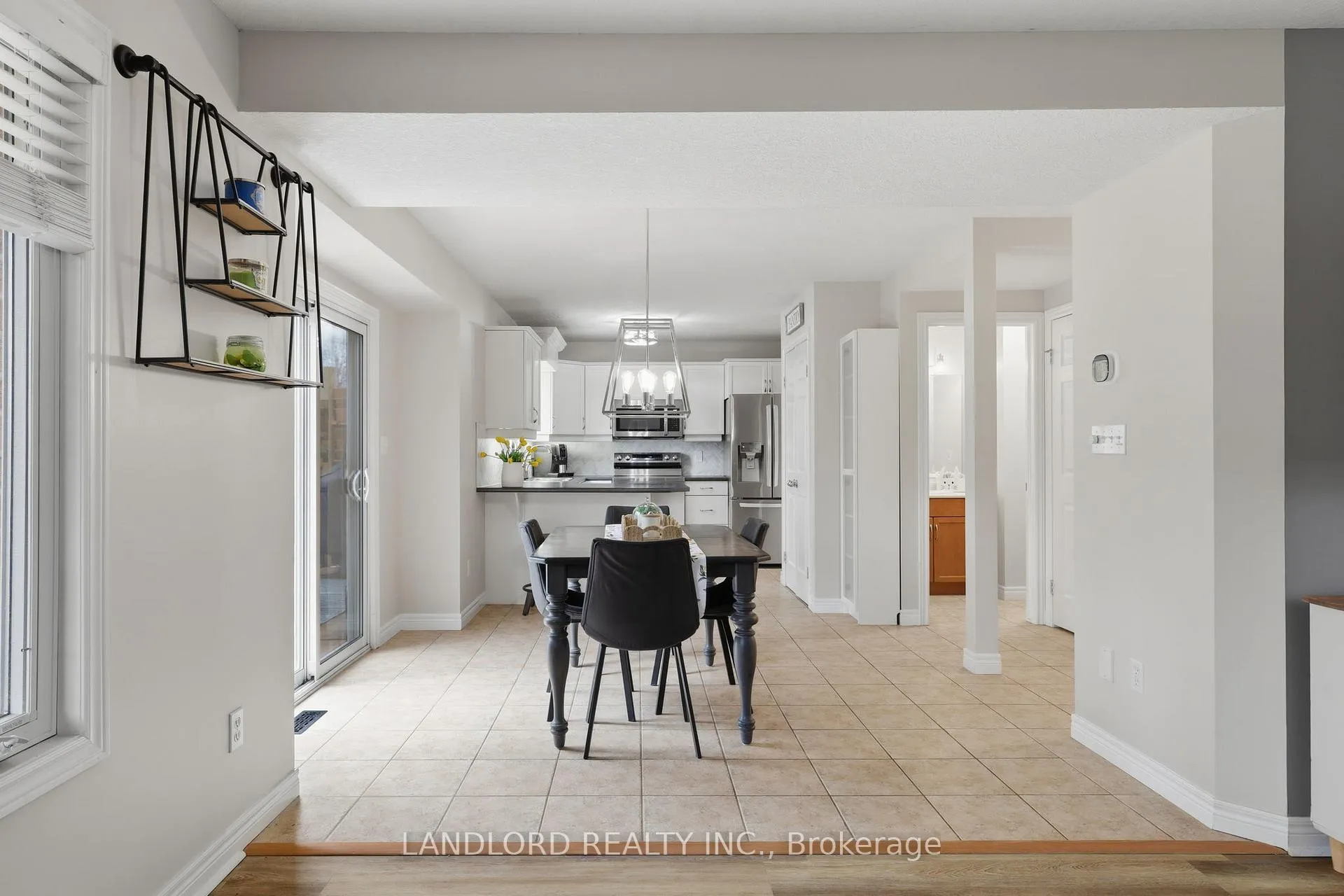 Photo 11 of 16 Windemere Place, St. Thomas — HOMEH