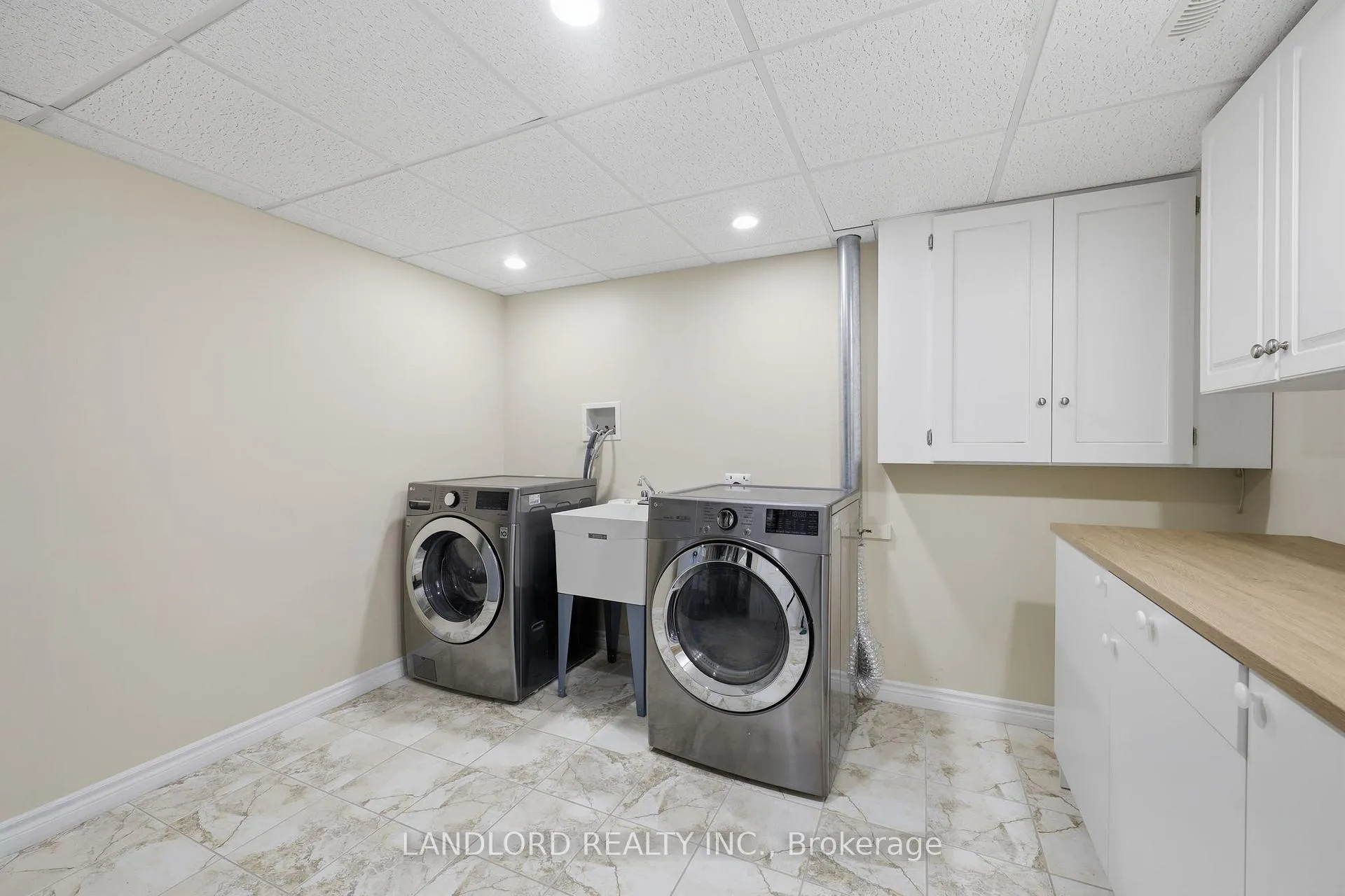 Photo 31 of 16 Windemere Place, St. Thomas — HOMEH