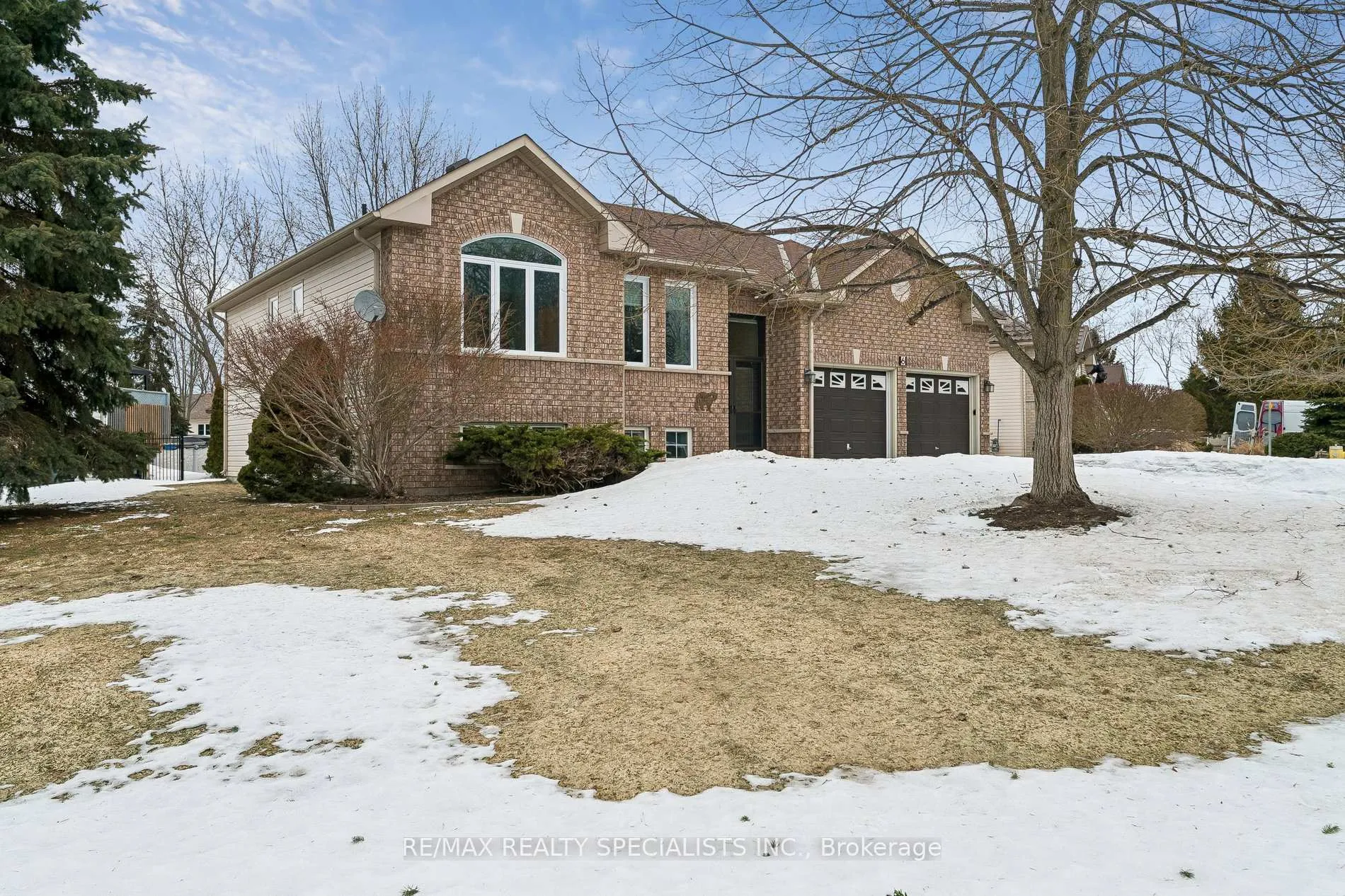 Photo 4 of 6 Silversands Crescent, Wasaga Beach — HOMEH