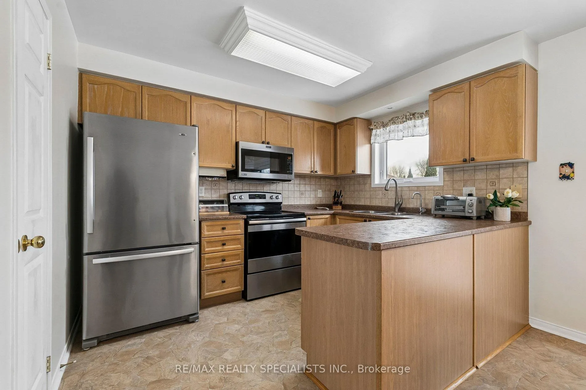 Photo 12 of 6 Silversands Crescent, Wasaga Beach — HOMEH