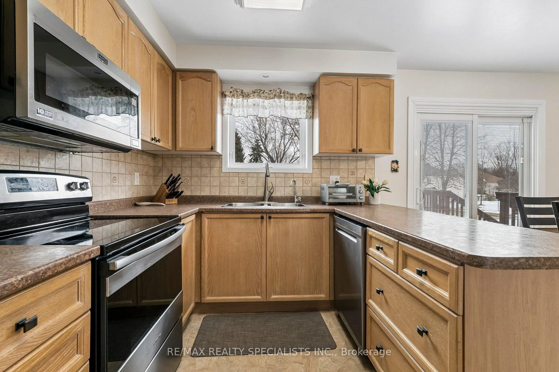 Photo 13 of 6 Silversands Crescent, Wasaga Beach — HOMEH