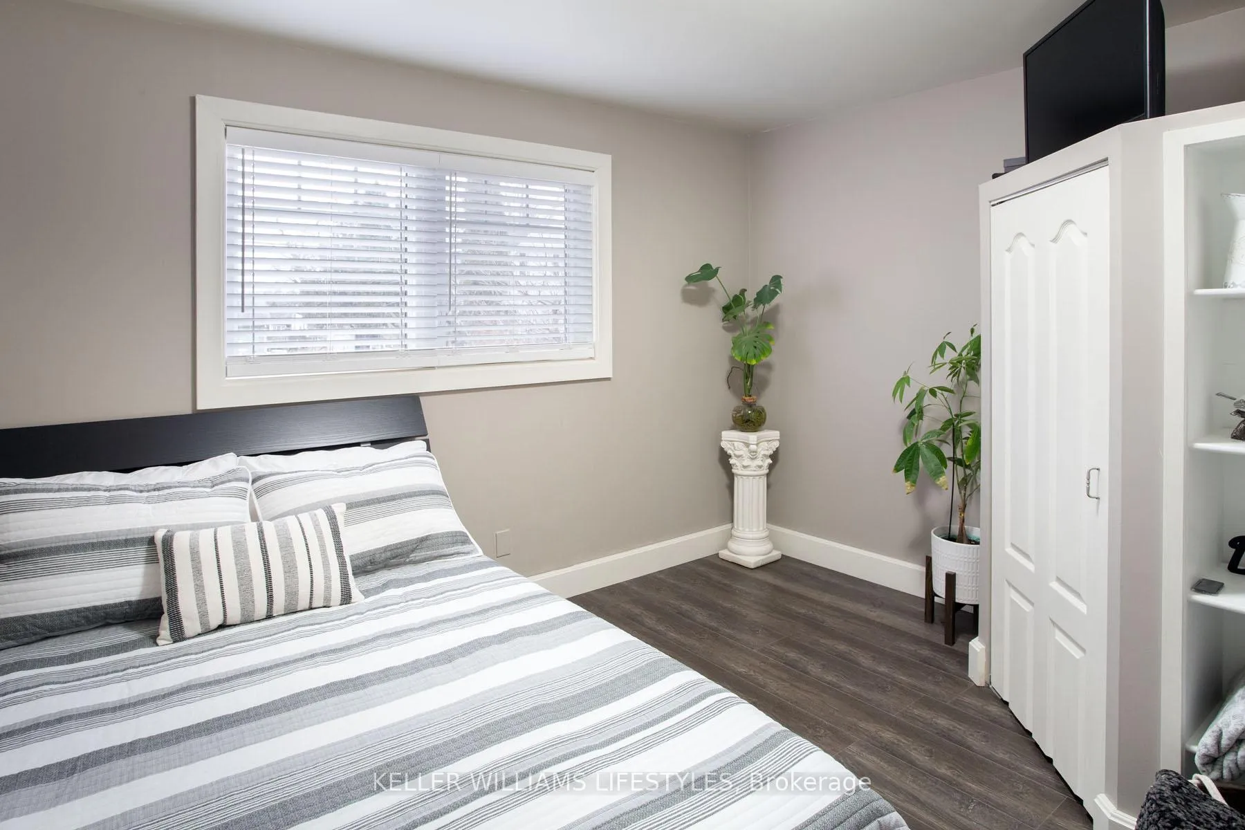 Photo 10 of 22 Charles Street, Thames Centre, Dorchester — HOMEH