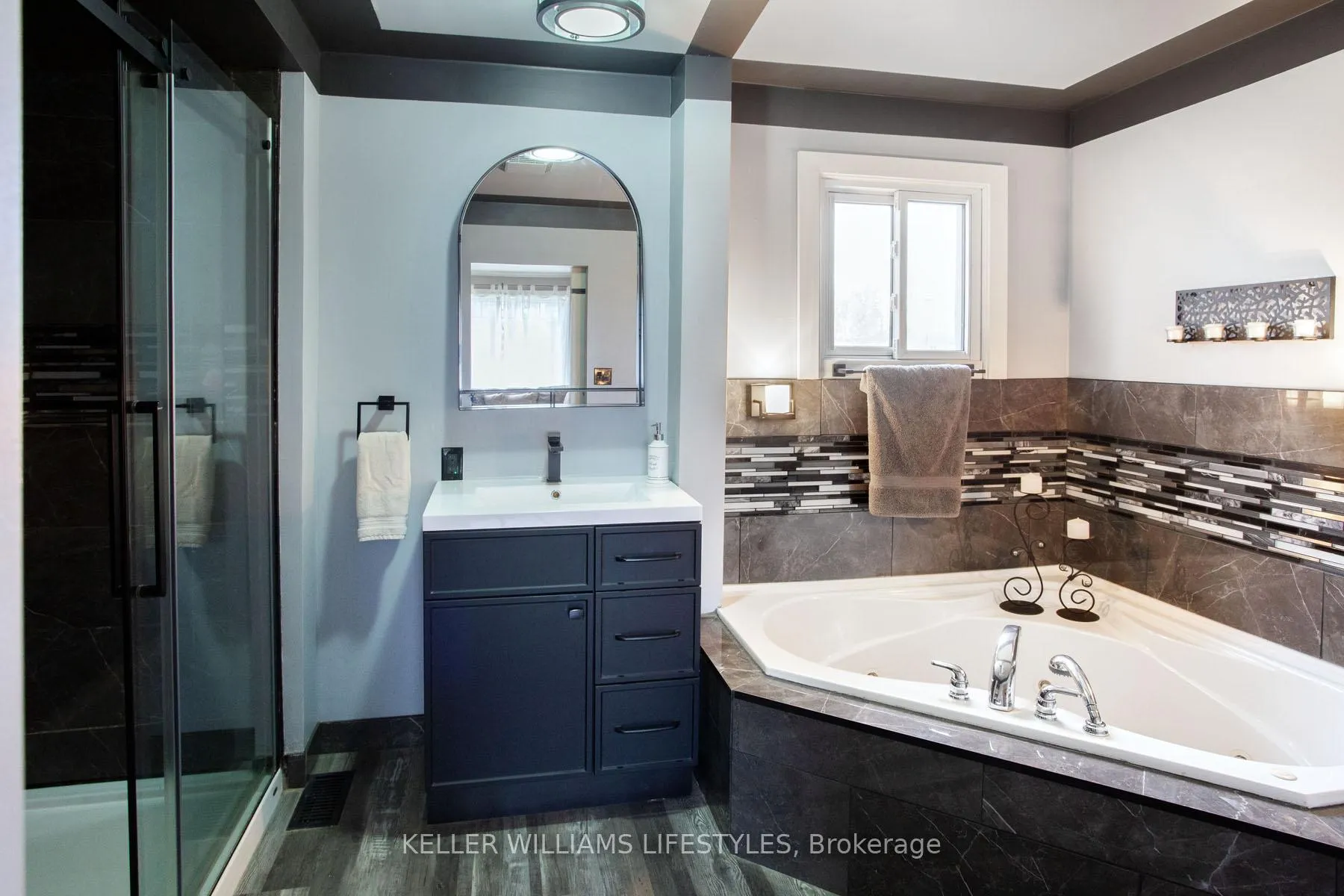 Photo 12 of 22 Charles Street, Thames Centre, Dorchester — HOMEH