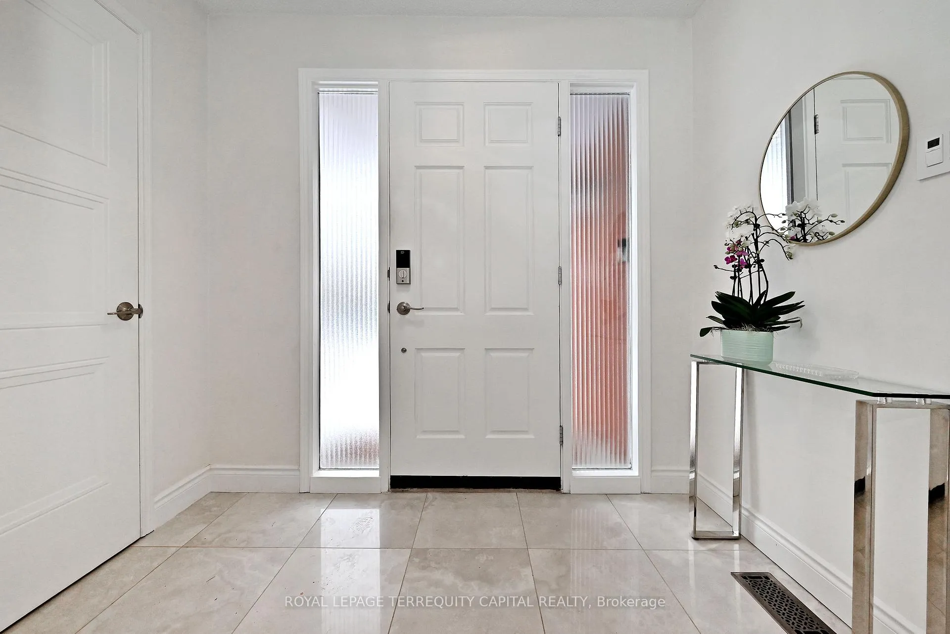 Photo 2 of 69 Wade Gate, Vaughan, Brownridge — HOMEH