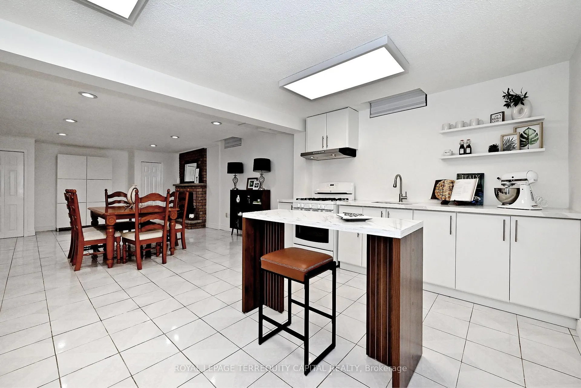 Photo 39 of 69 Wade Gate, Vaughan, Brownridge — HOMEH