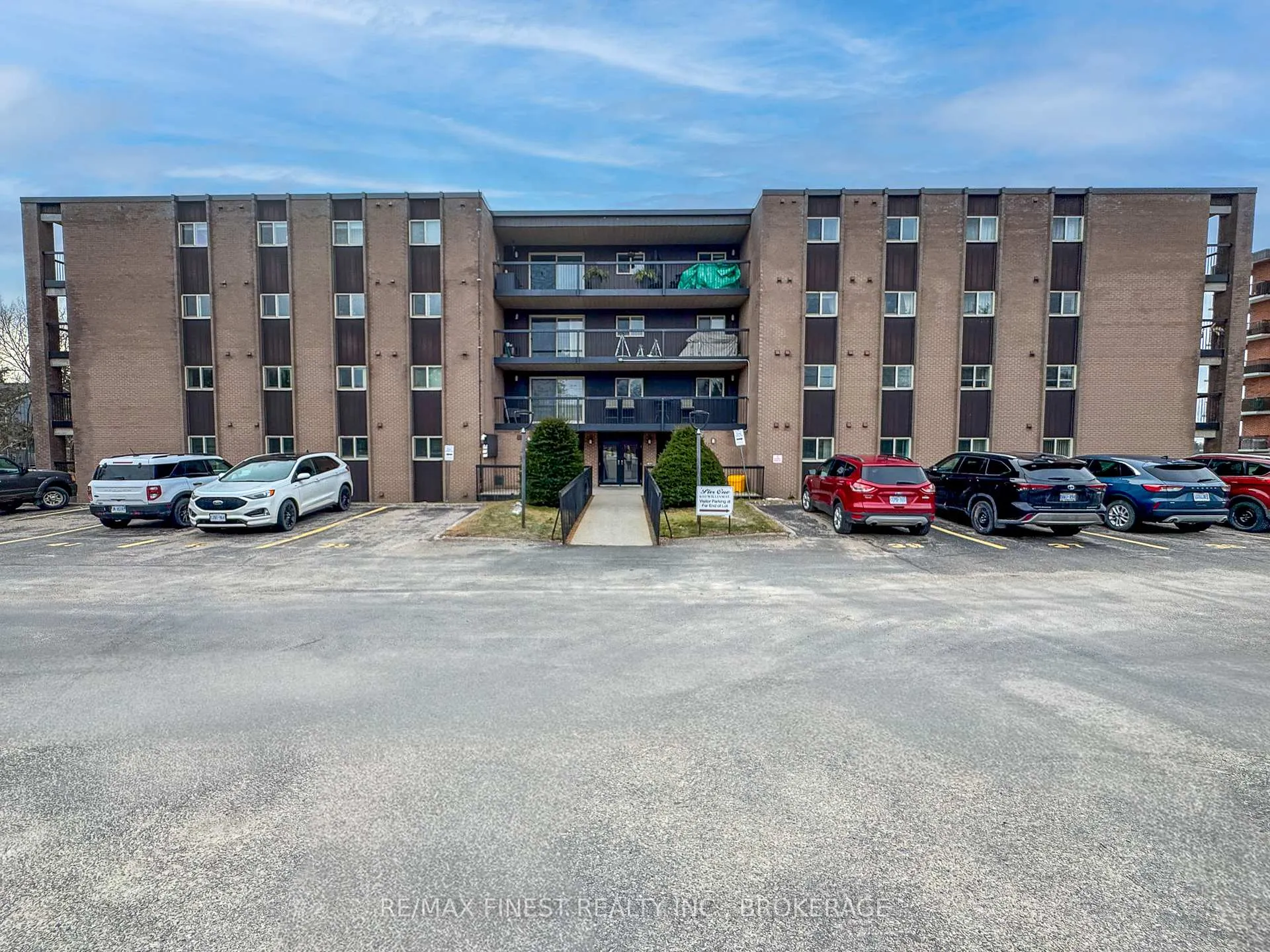 Front of Unit 601, 610 William Street