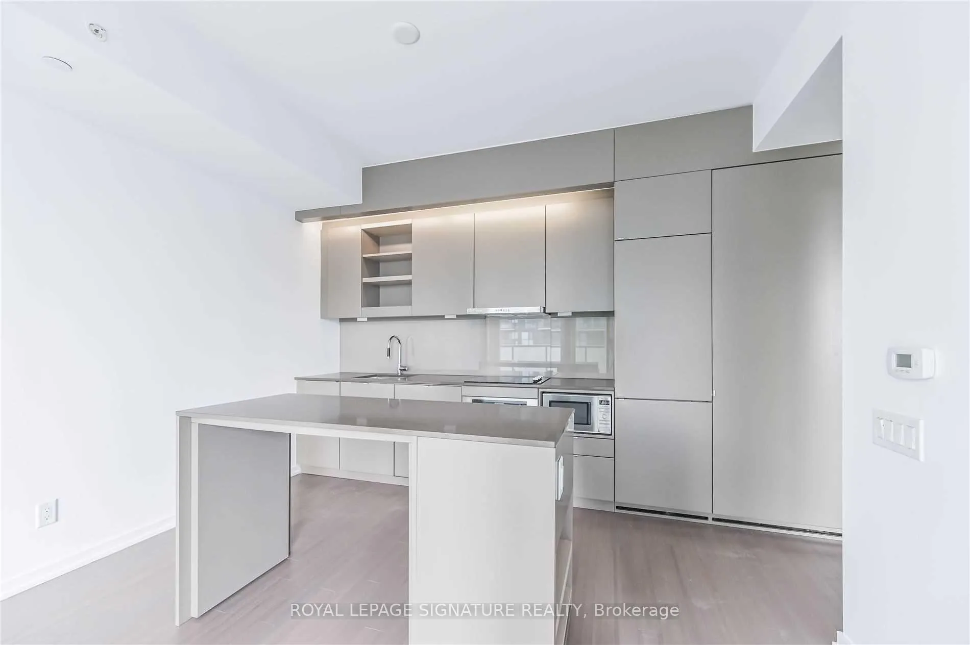 Photo 2 of Unit 2007, 101 Peter Street, Toronto, Waterfront Communities — HOMEH