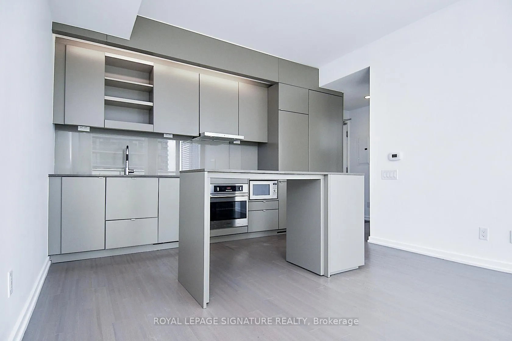 Photo 4 of Unit 2007, 101 Peter Street, Toronto, Waterfront Communities — HOMEH