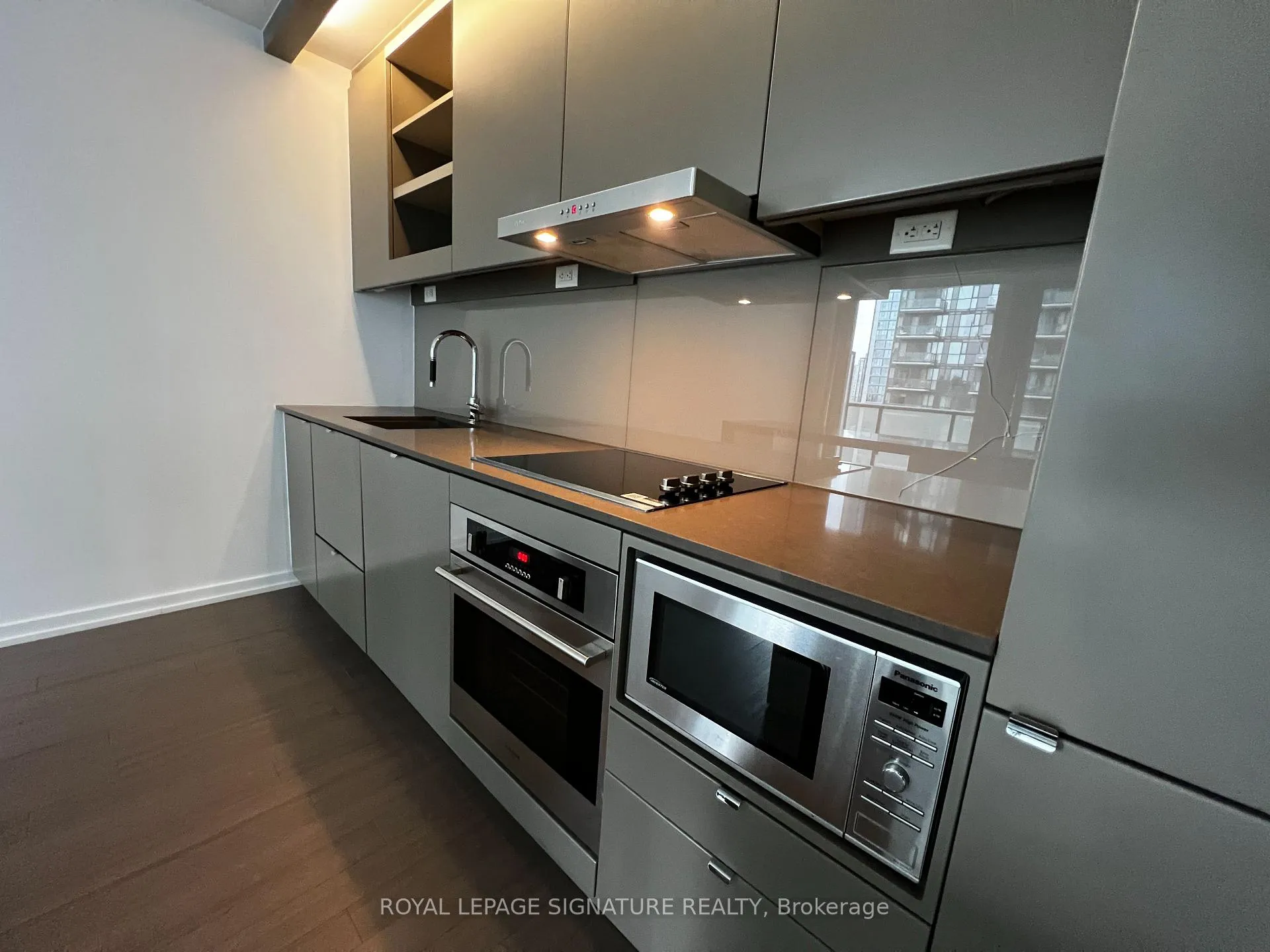 Photo 10 of Unit 2007, 101 Peter Street, Toronto, Waterfront Communities — HOMEH