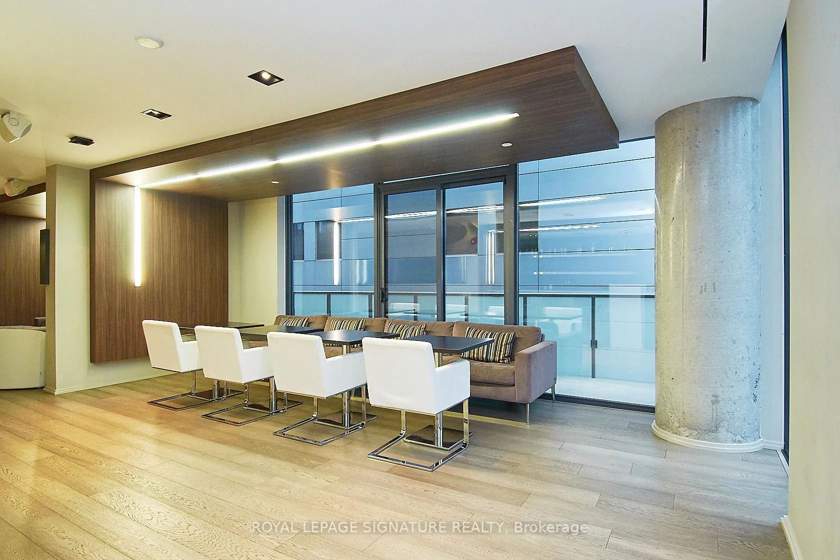 Photo 19 of Unit 2007, 101 Peter Street, Toronto, Waterfront Communities — HOMEH