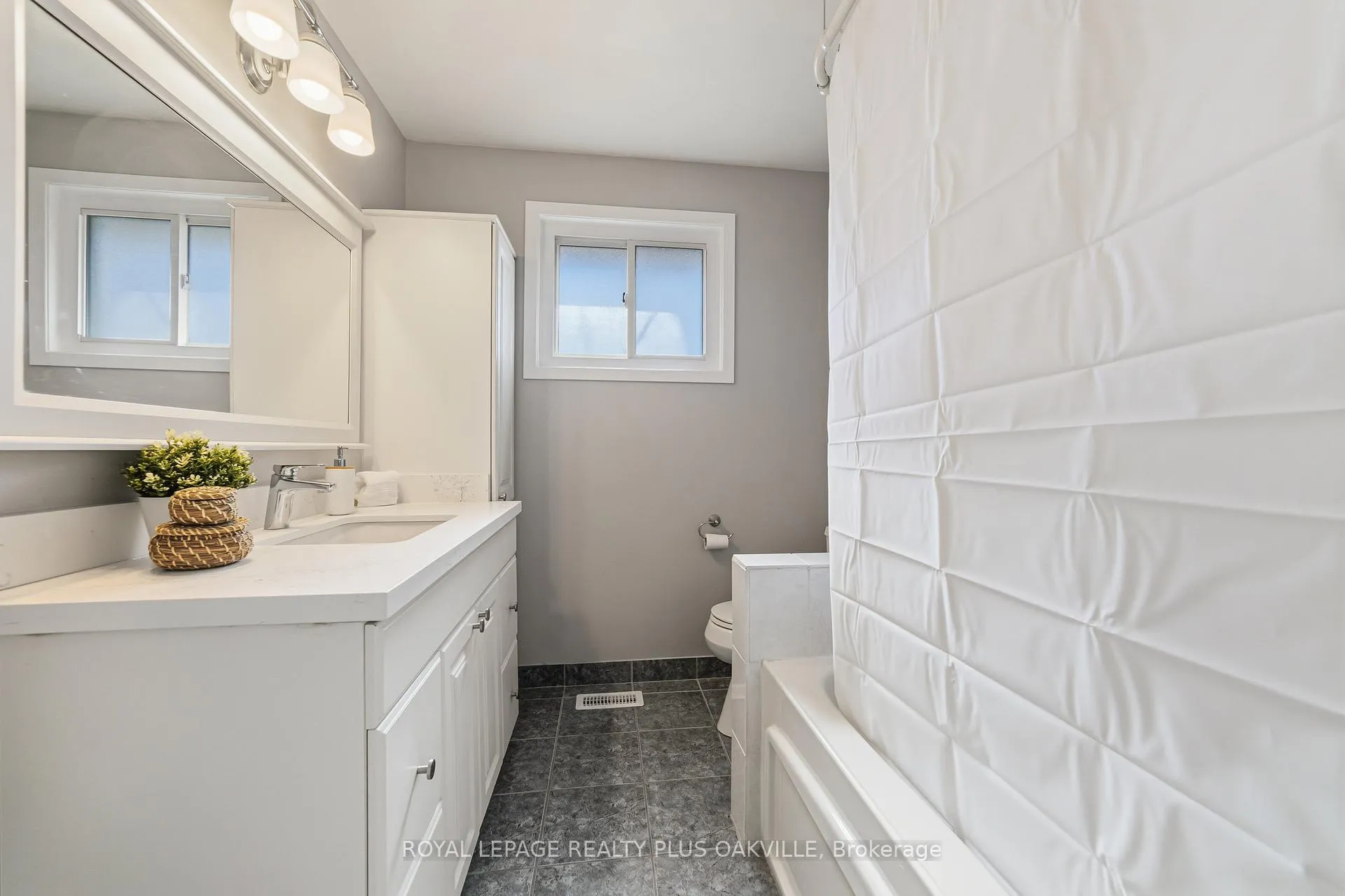 Photo 22 of 5210 Meadowhill Road, Burlington, Appleby — HOMEH