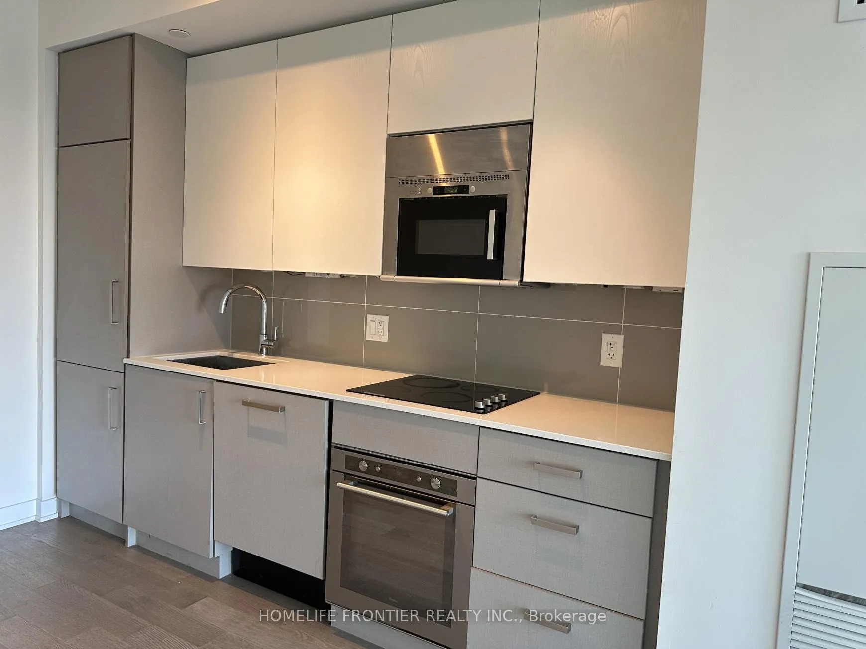 Photo 4 of Unit 907, 17 Dundonald Street, Toronto, Church-Yonge Corridor — HOMEH