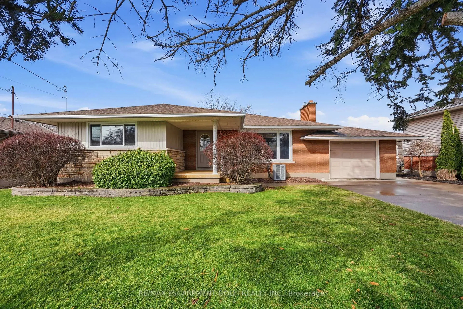 Photo 1 of 651 Niagara Street, St. Catharines, Vine/Linwell — HOMEH