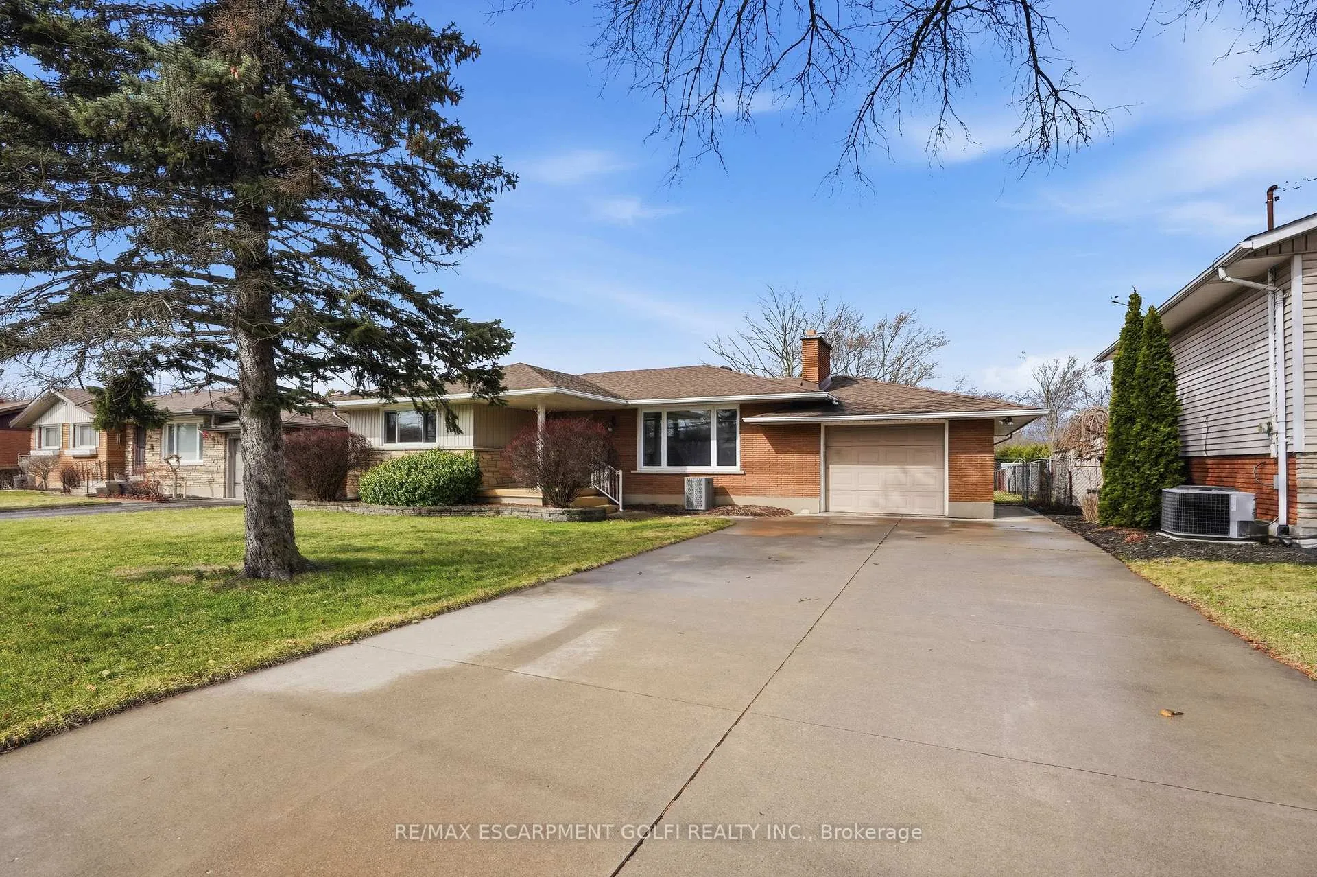 Photo 4 of 651 Niagara Street, St. Catharines, Vine/Linwell — HOMEH