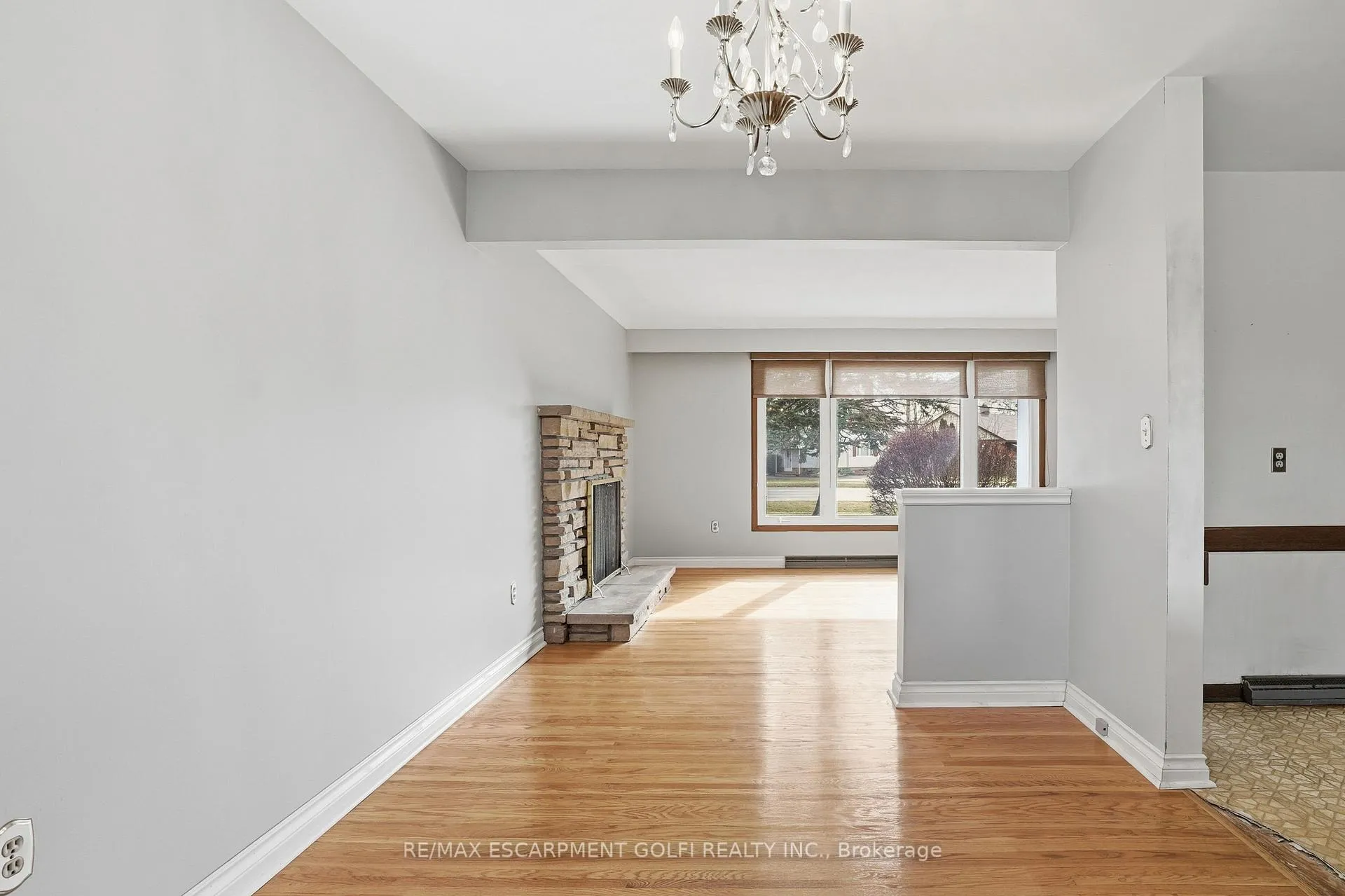 Photo 9 of 651 Niagara Street, St. Catharines, Vine/Linwell — HOMEH