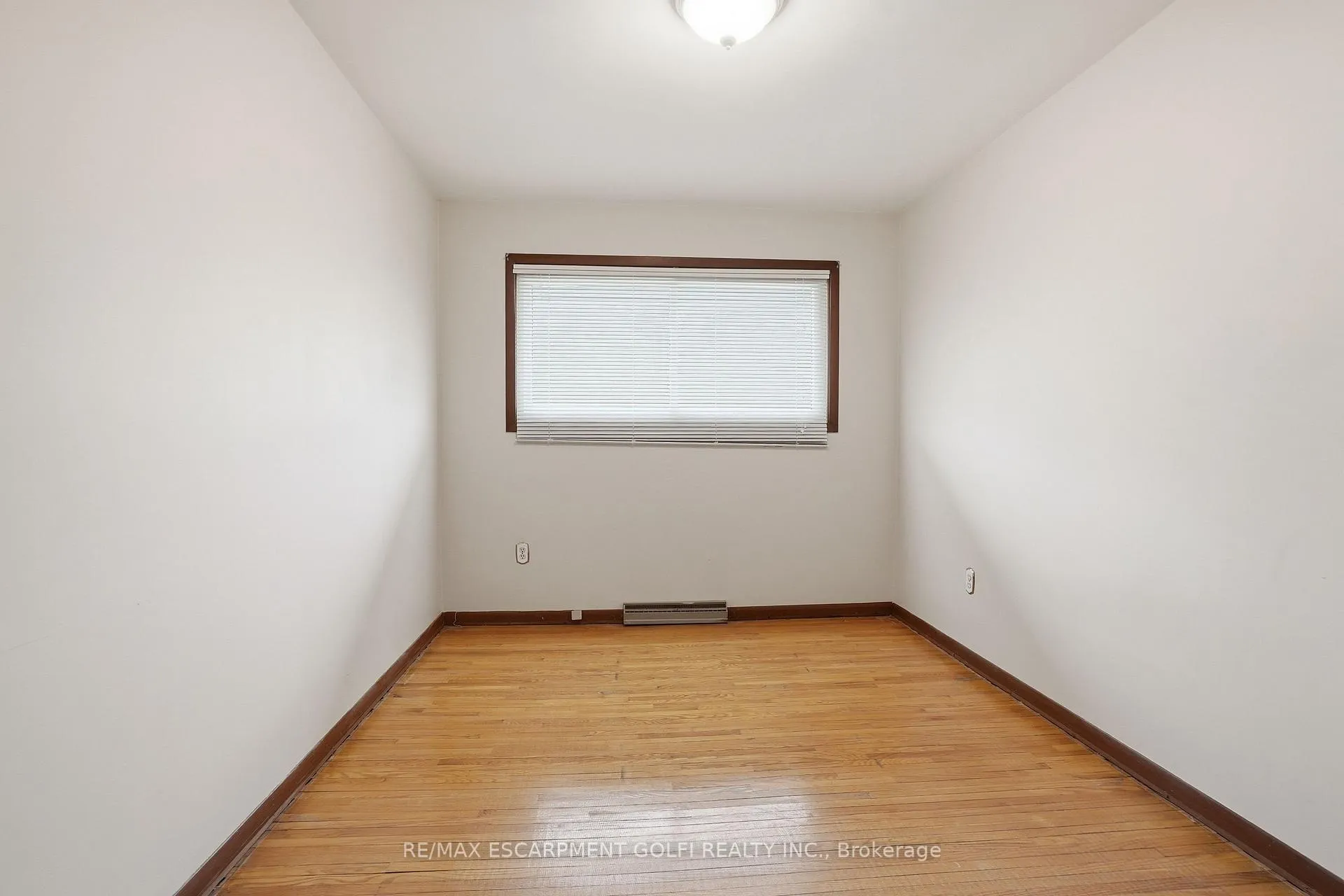 Photo 14 of 651 Niagara Street, St. Catharines, Vine/Linwell — HOMEH