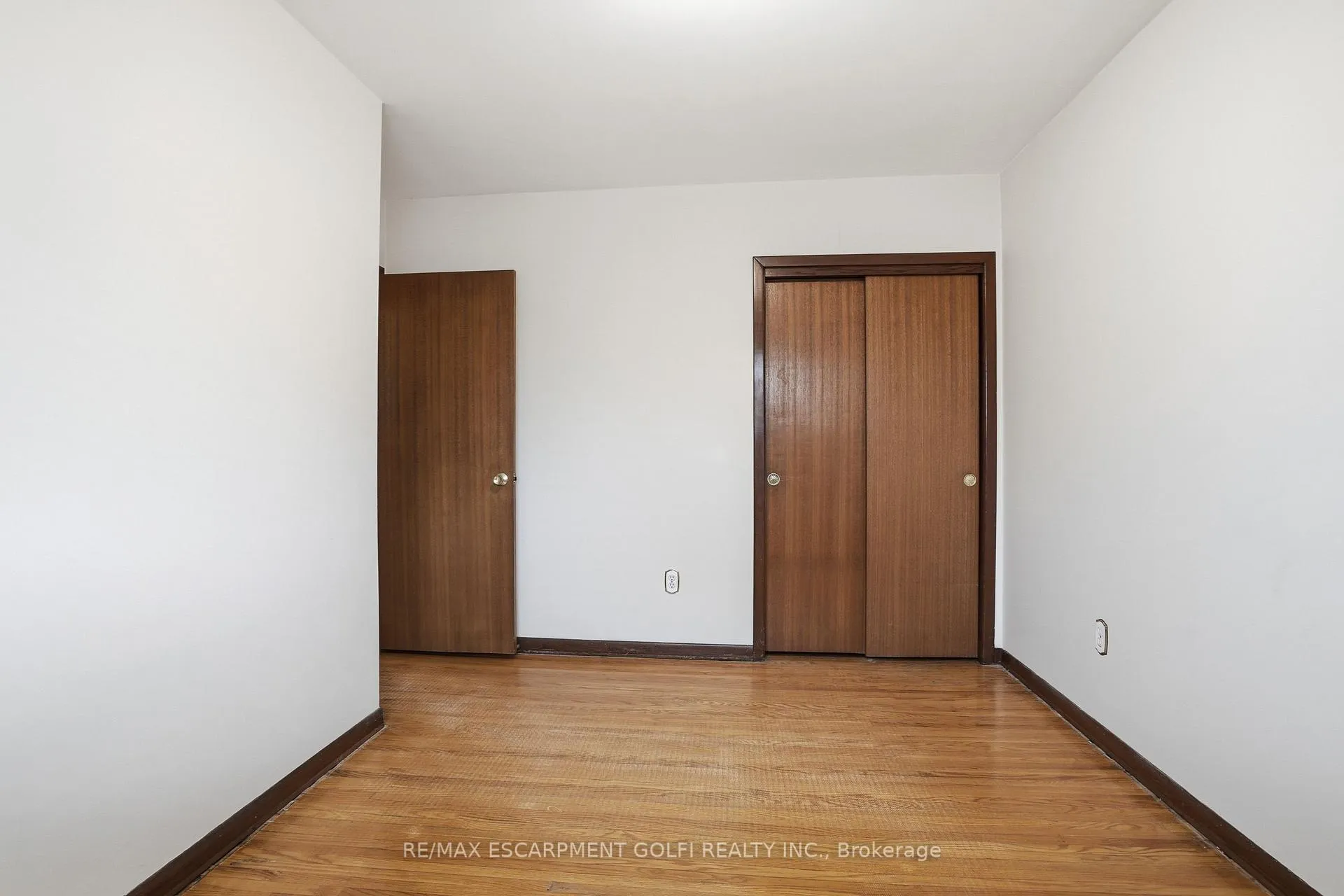 Photo 15 of 651 Niagara Street, St. Catharines, Vine/Linwell — HOMEH