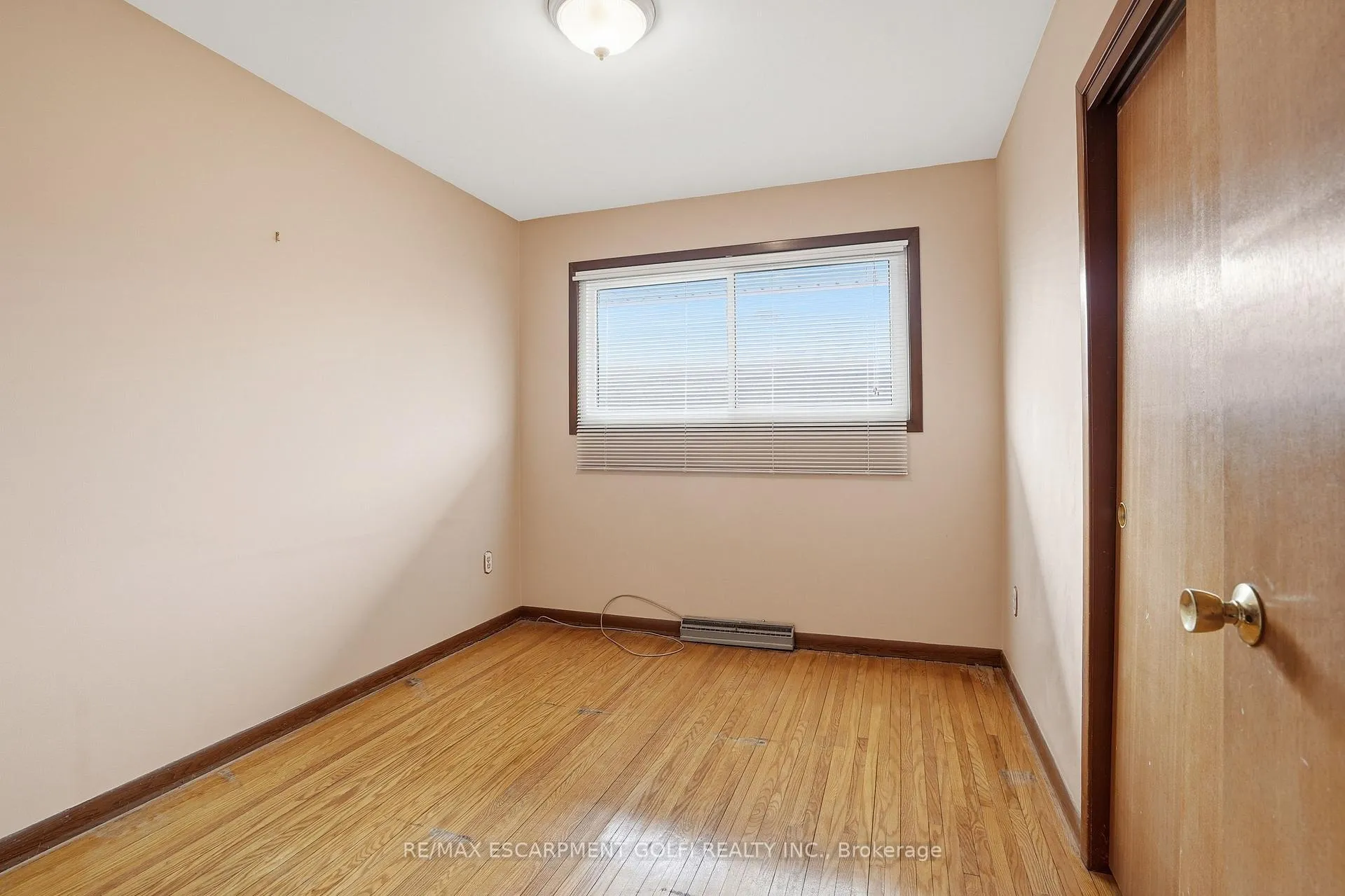Photo 16 of 651 Niagara Street, St. Catharines, Vine/Linwell — HOMEH