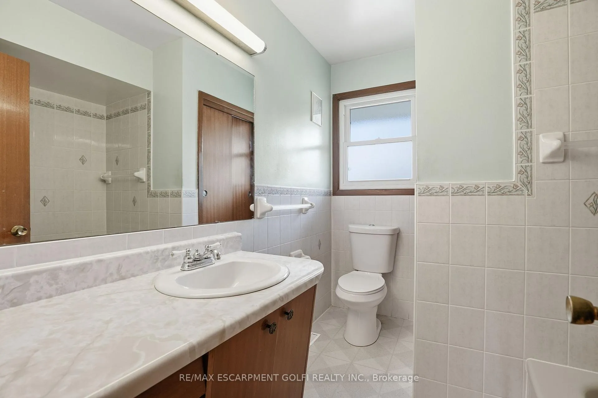 Photo 20 of 651 Niagara Street, St. Catharines, Vine/Linwell — HOMEH