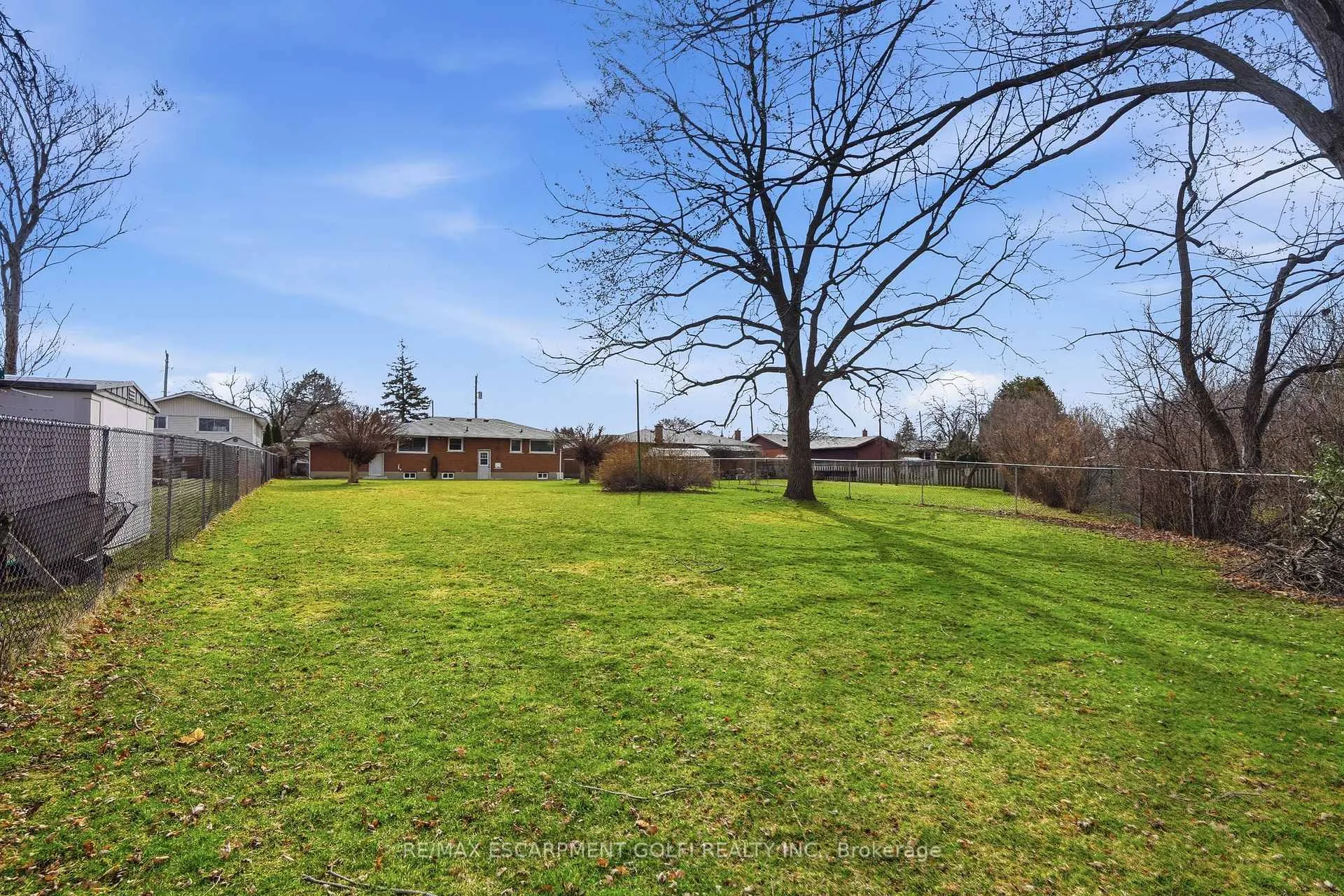 Photo 30 of 651 Niagara Street, St. Catharines, Vine/Linwell — HOMEH