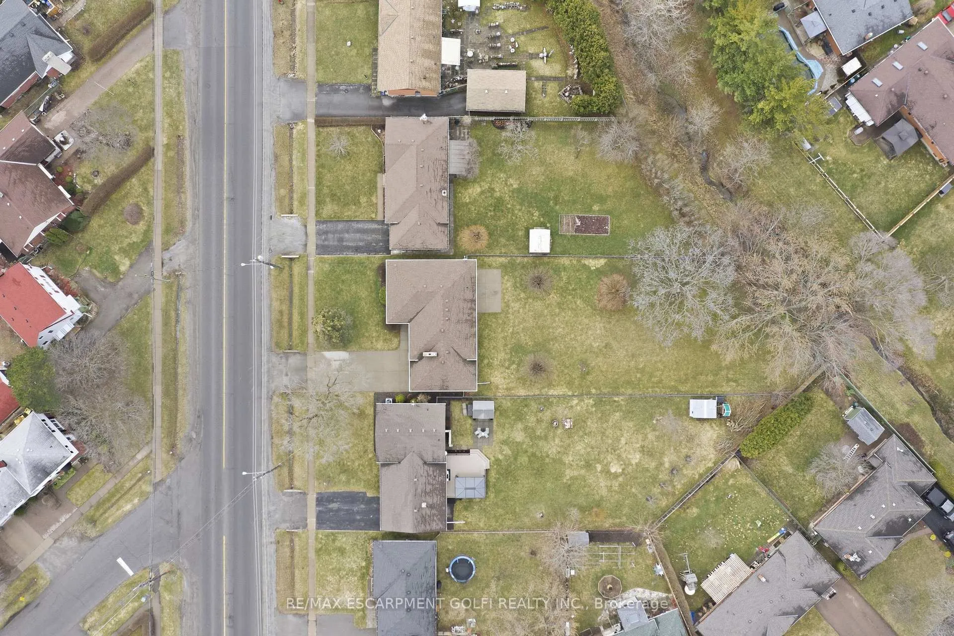 Photo 33 of 651 Niagara Street, St. Catharines, Vine/Linwell — HOMEH